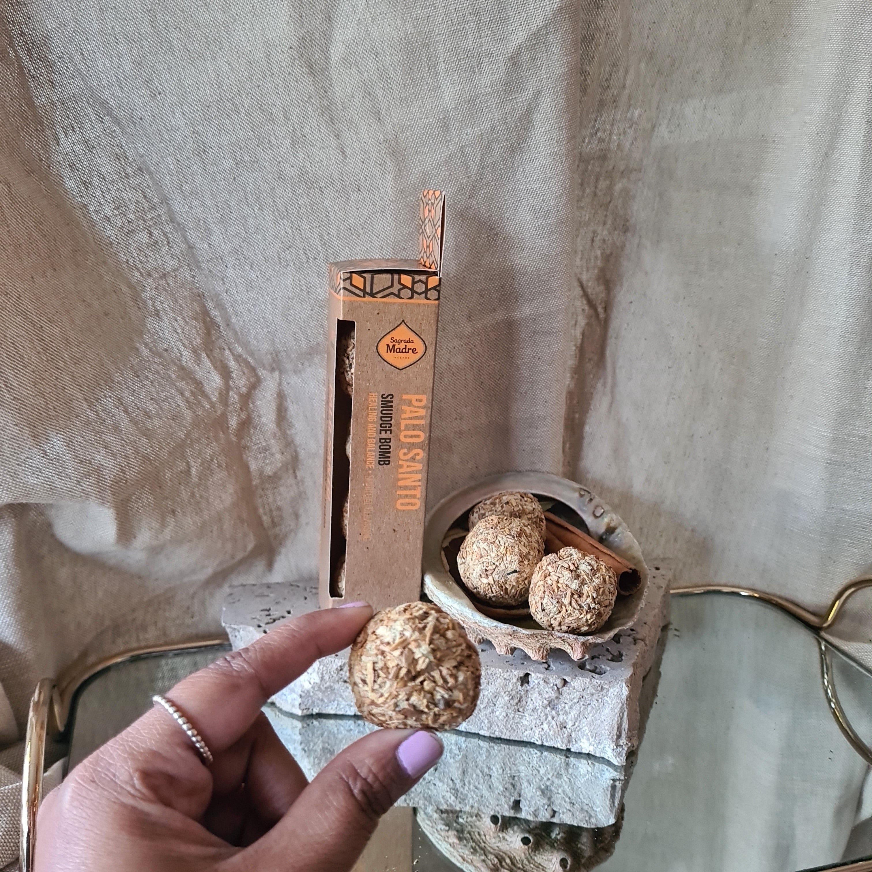 Deep Calm | Palo Santo | 4pcs Smudge Bomb