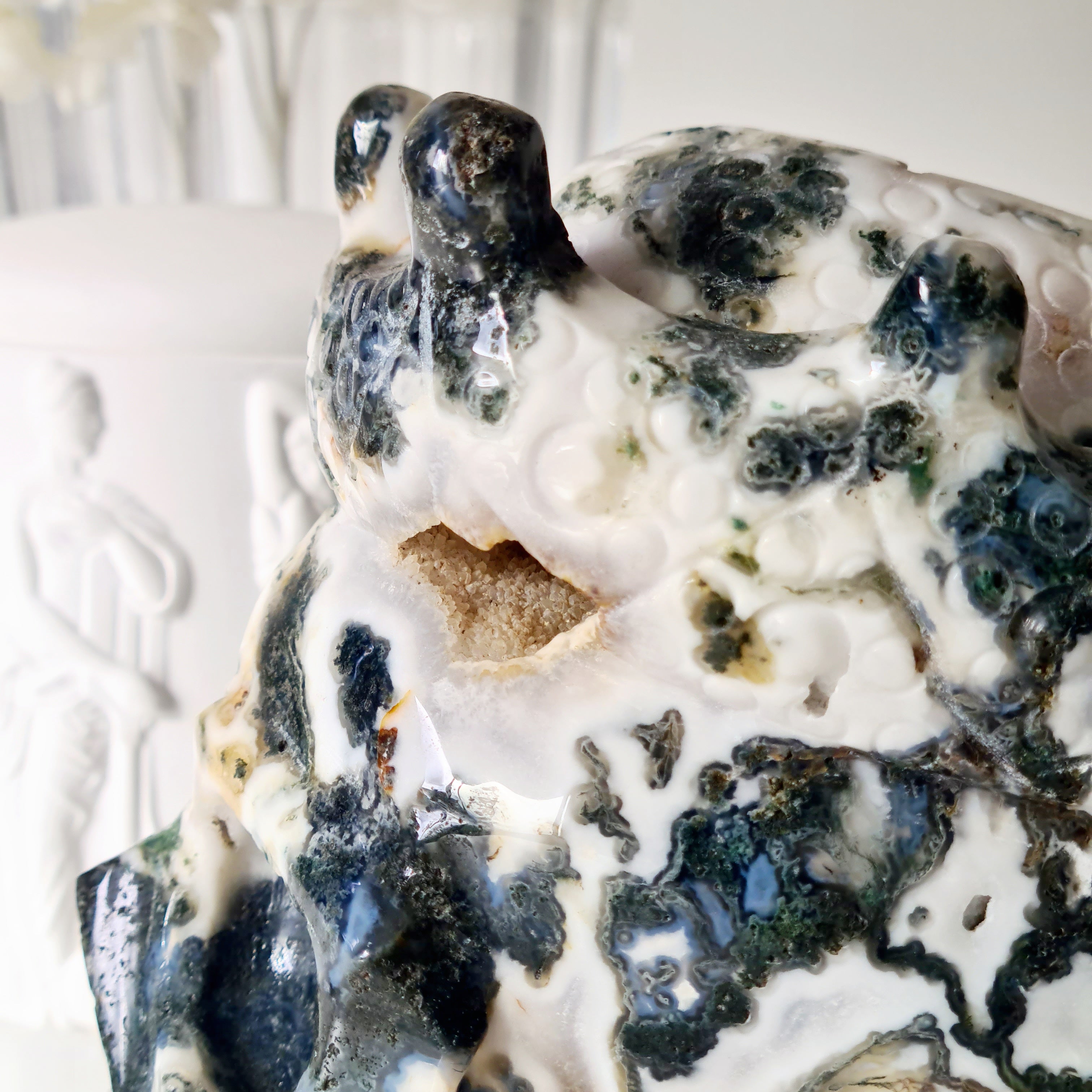 The last King | Moss Agate Skull Carving | 2.4 kg
