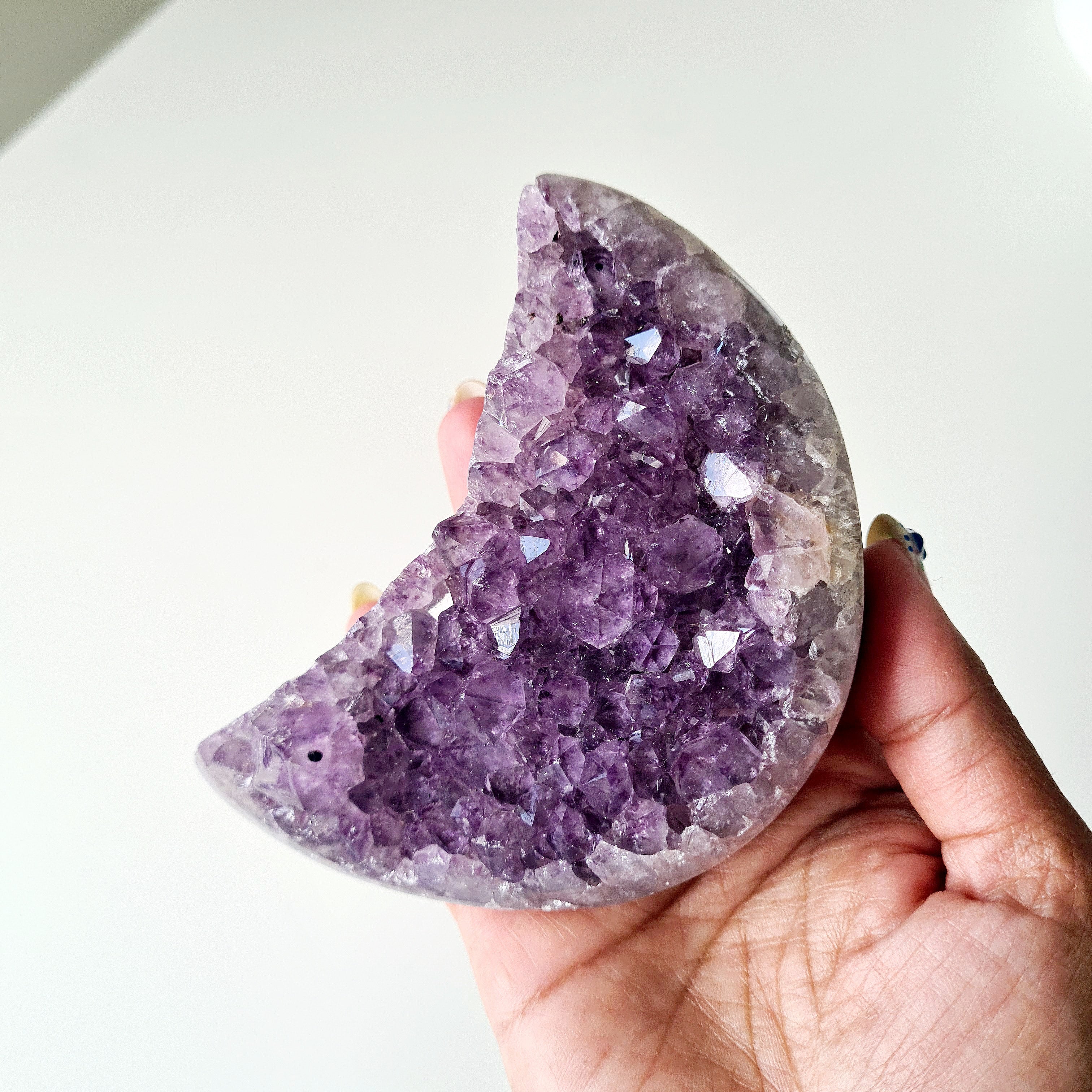 Amethyst Moon Carving π | 290 g | 10 cm