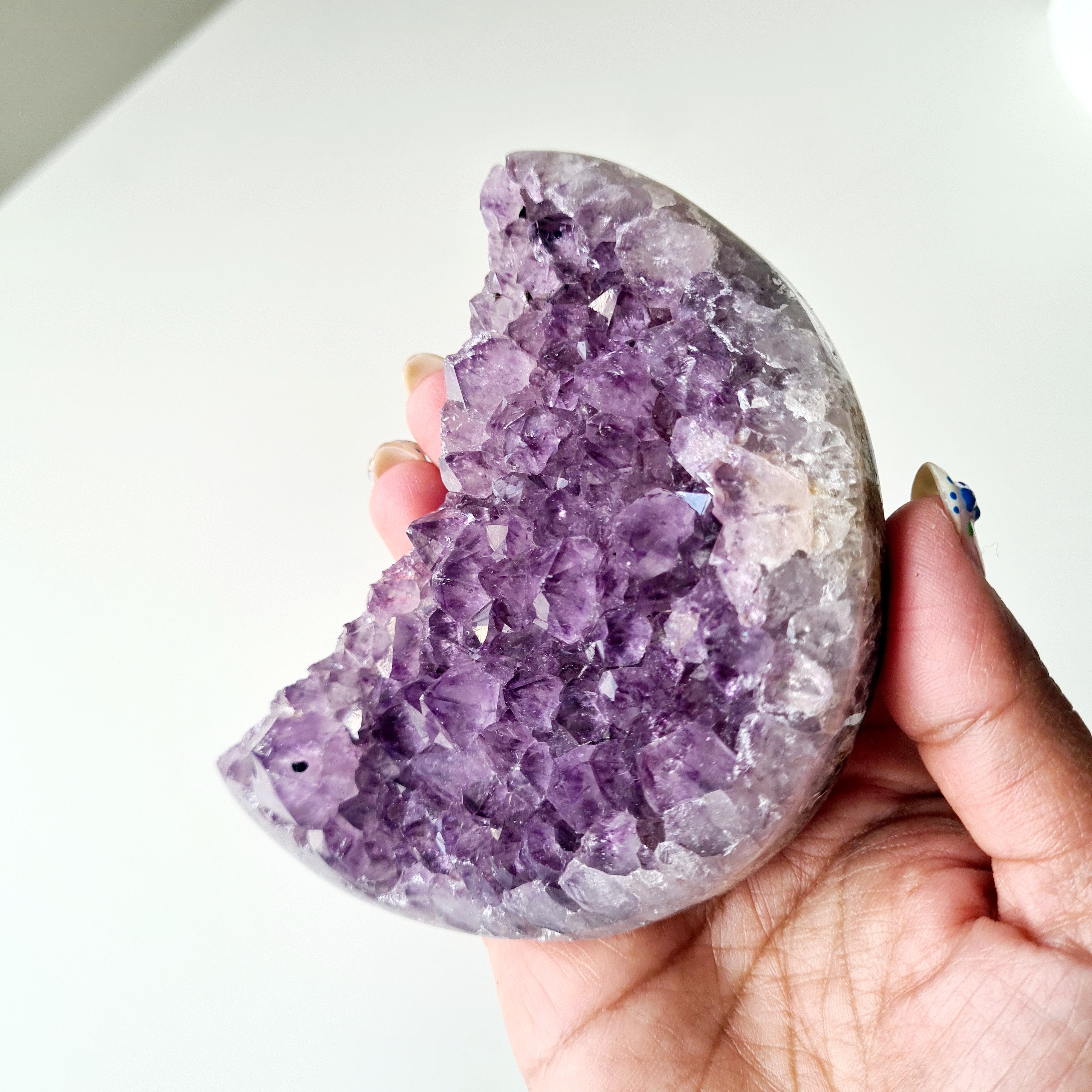 Amethyst Moon Carving π | 290 g | 10 cm