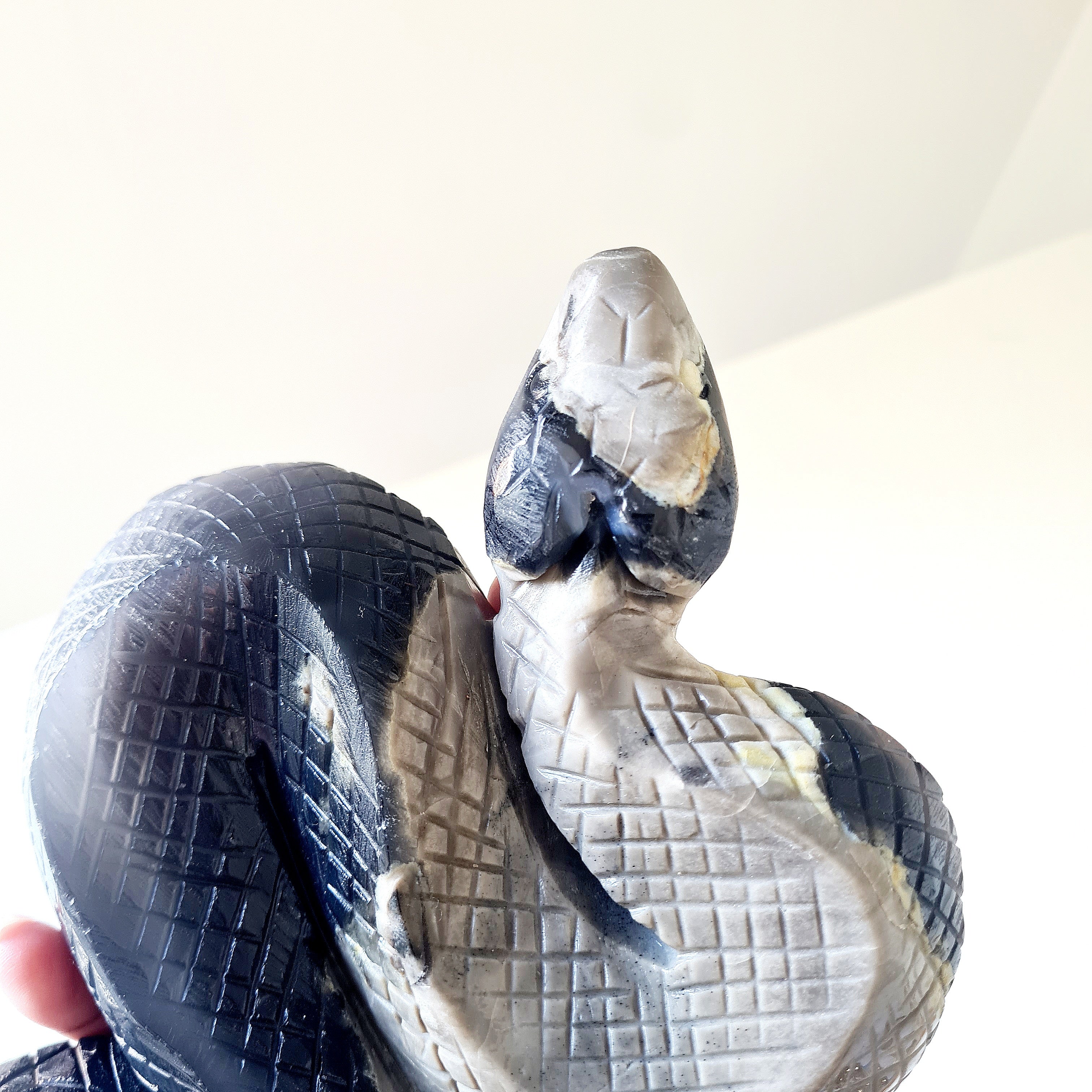 Volcano Agate Snake Carving | UV Reactive | 1.1 kg | 26 cm
