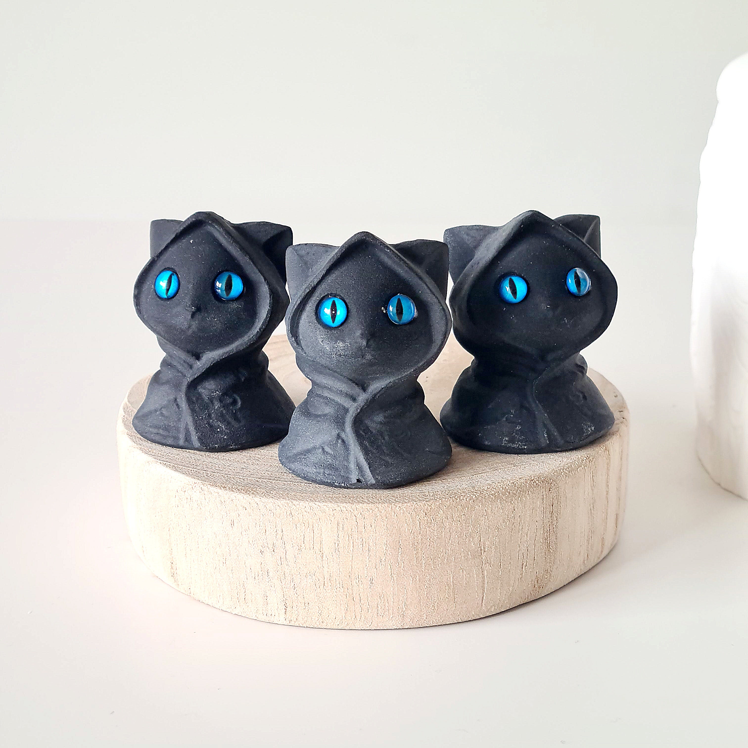 Black Obsidian Frosty Cat Carving | 1 Piece | Blue Eye