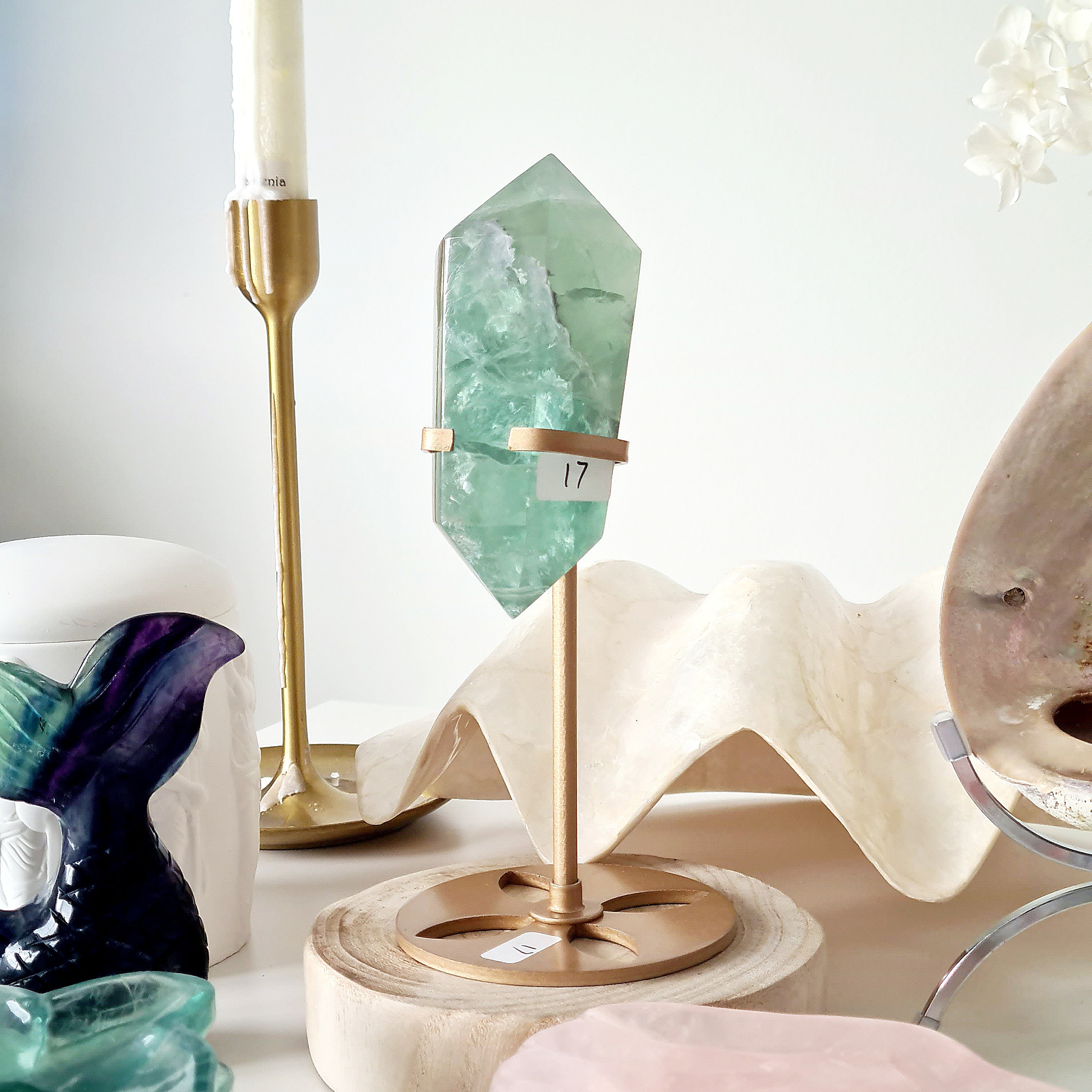 Fluorite DT with stand | C | 318 g | 9.8 cm