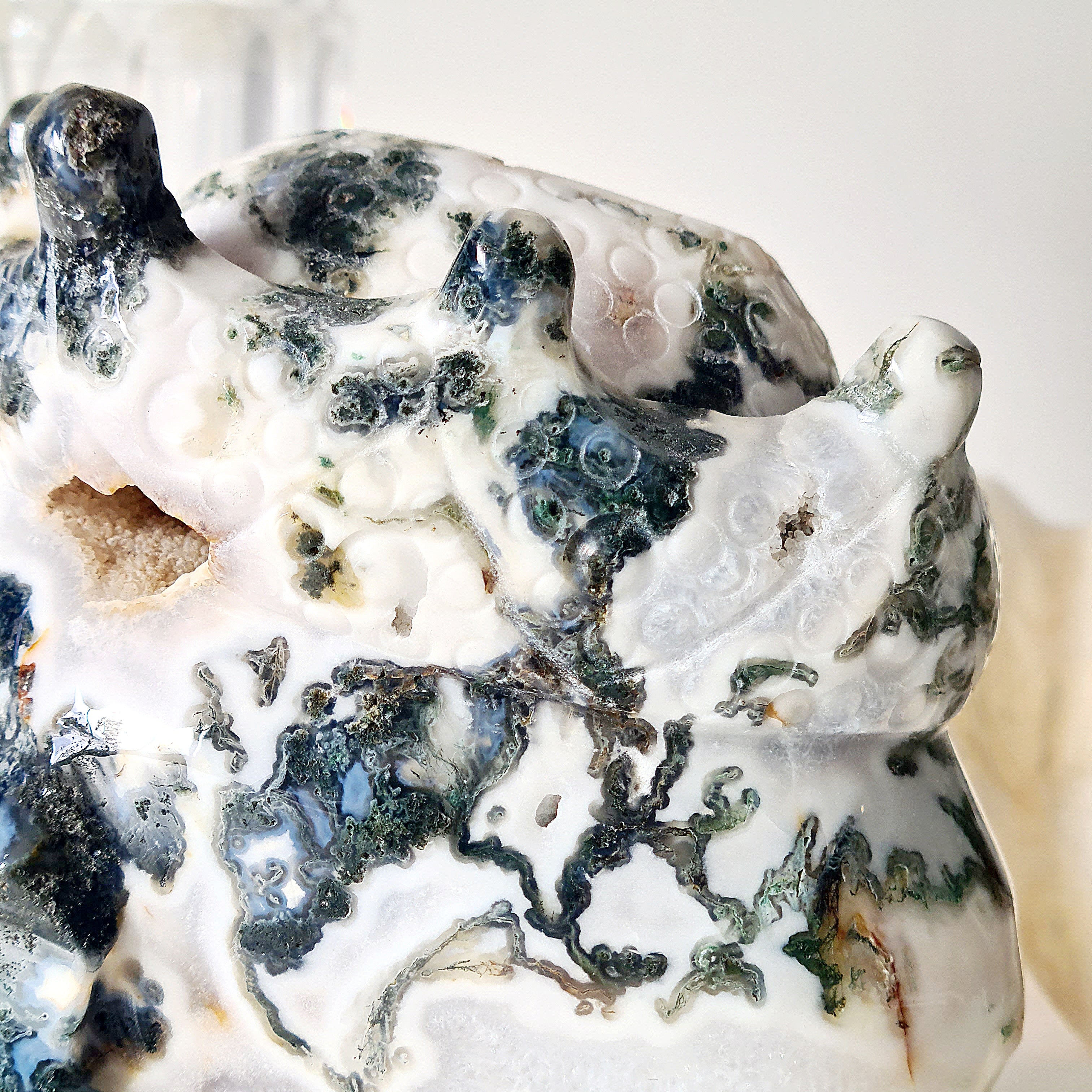 The last King | Moss Agate Skull Carving | 2.4 kg