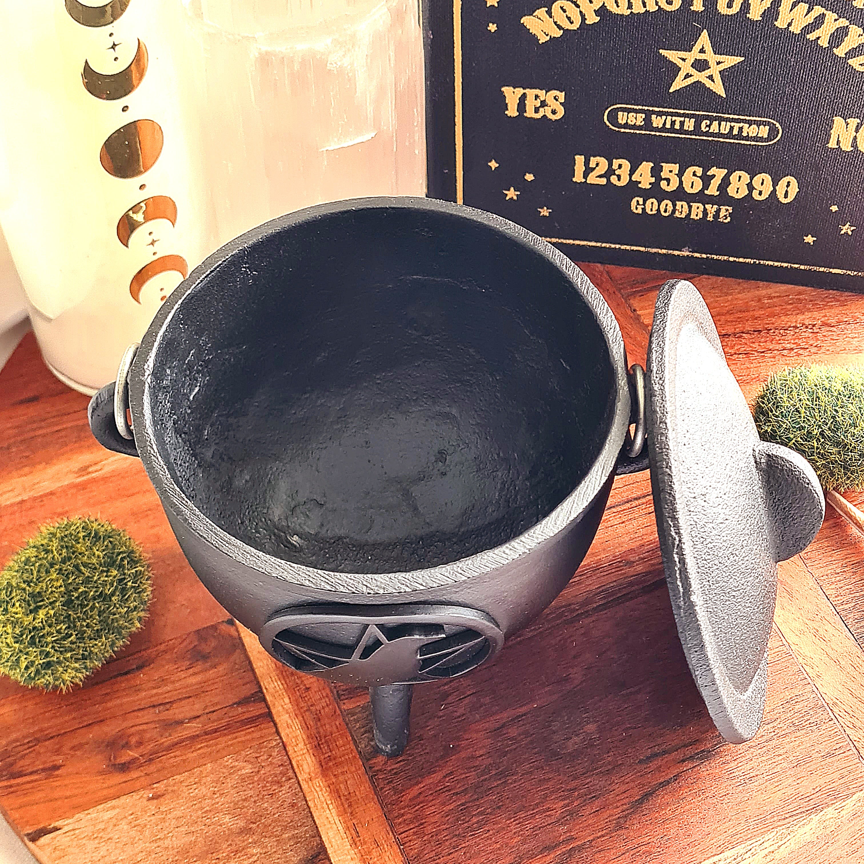 Cast Iron Ritual Cauldron | Raven