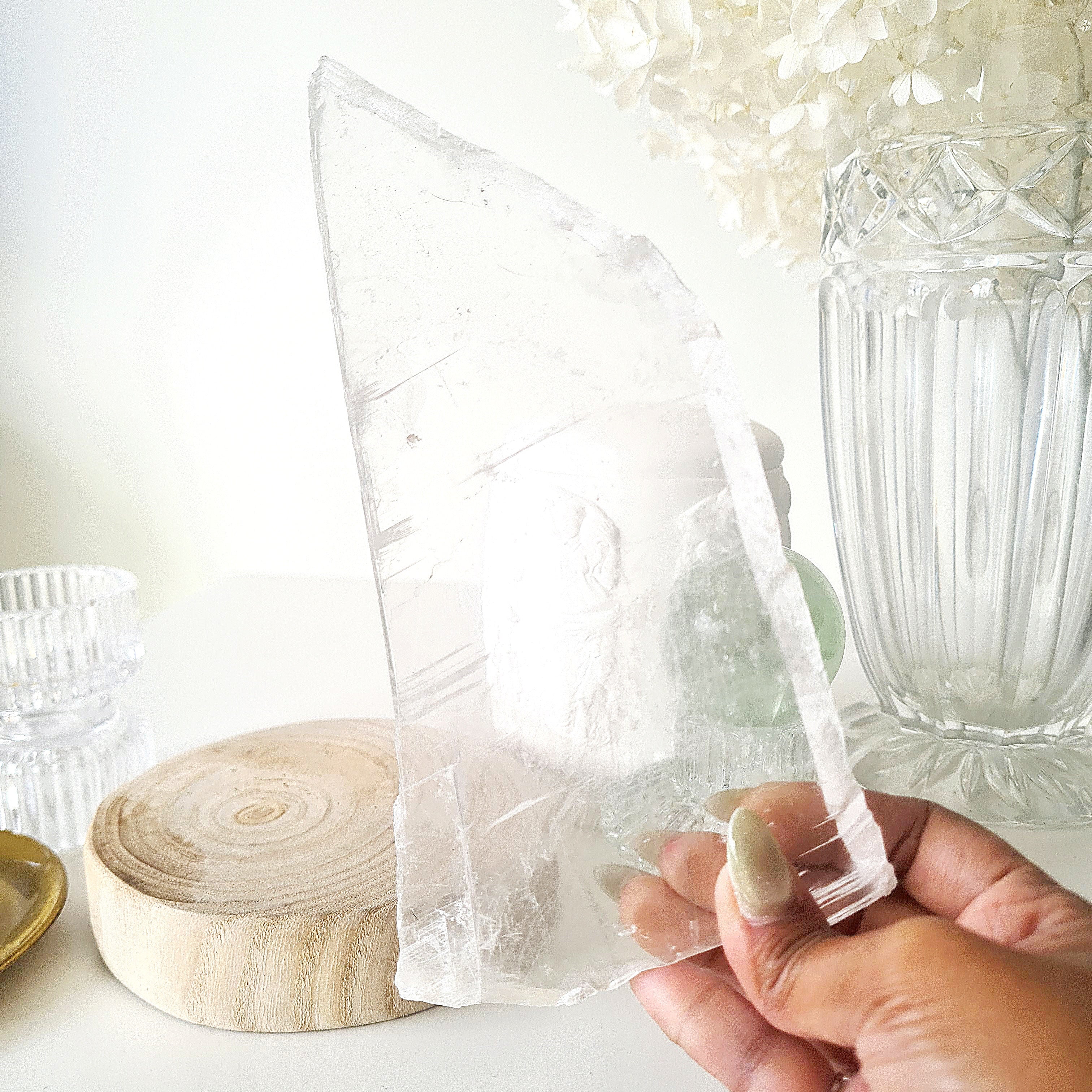 Pure Selenite with stand | From Utah | 278 g