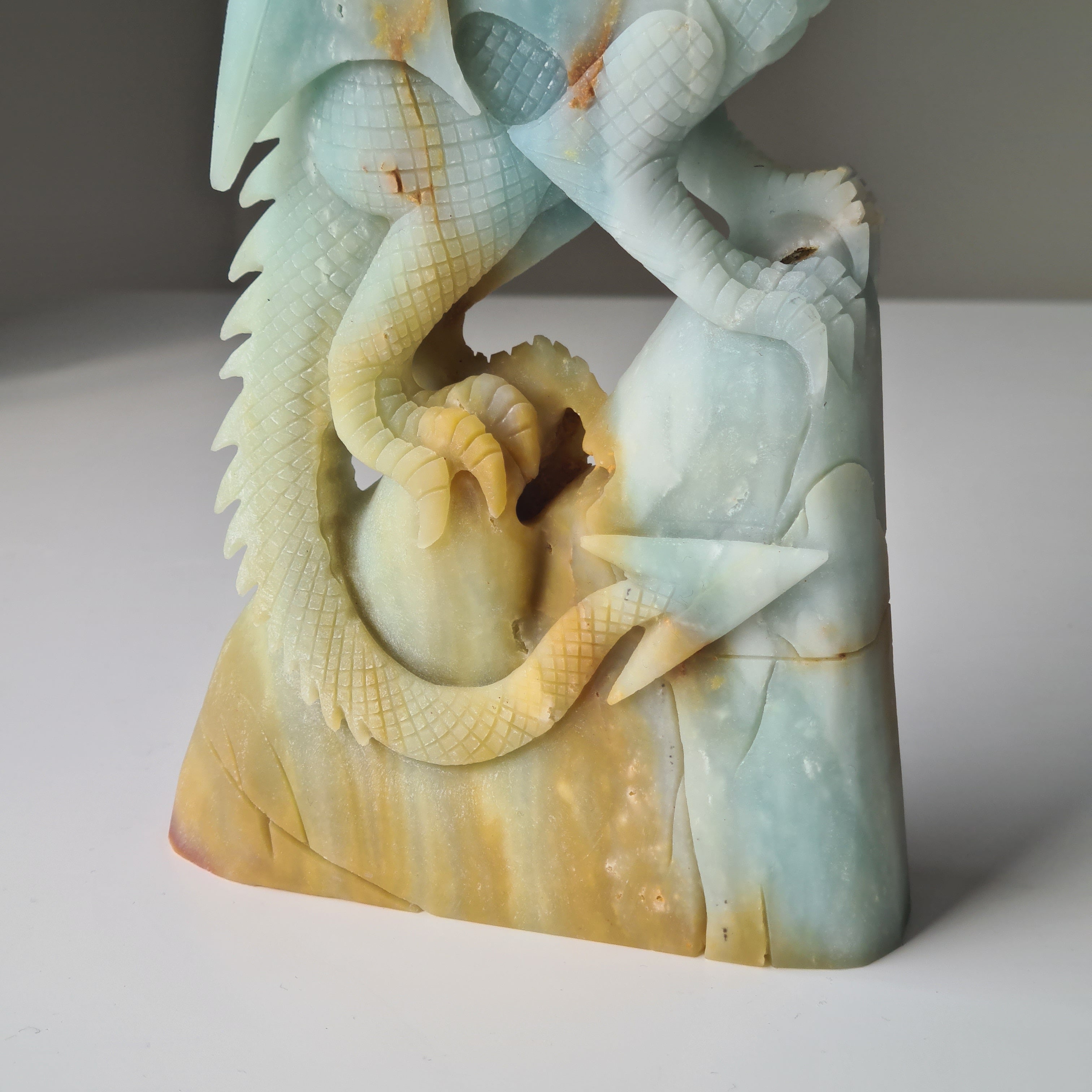 Carribean Calcite Large Dragon | 24 cm tall | 1.25 kg | Handcarved