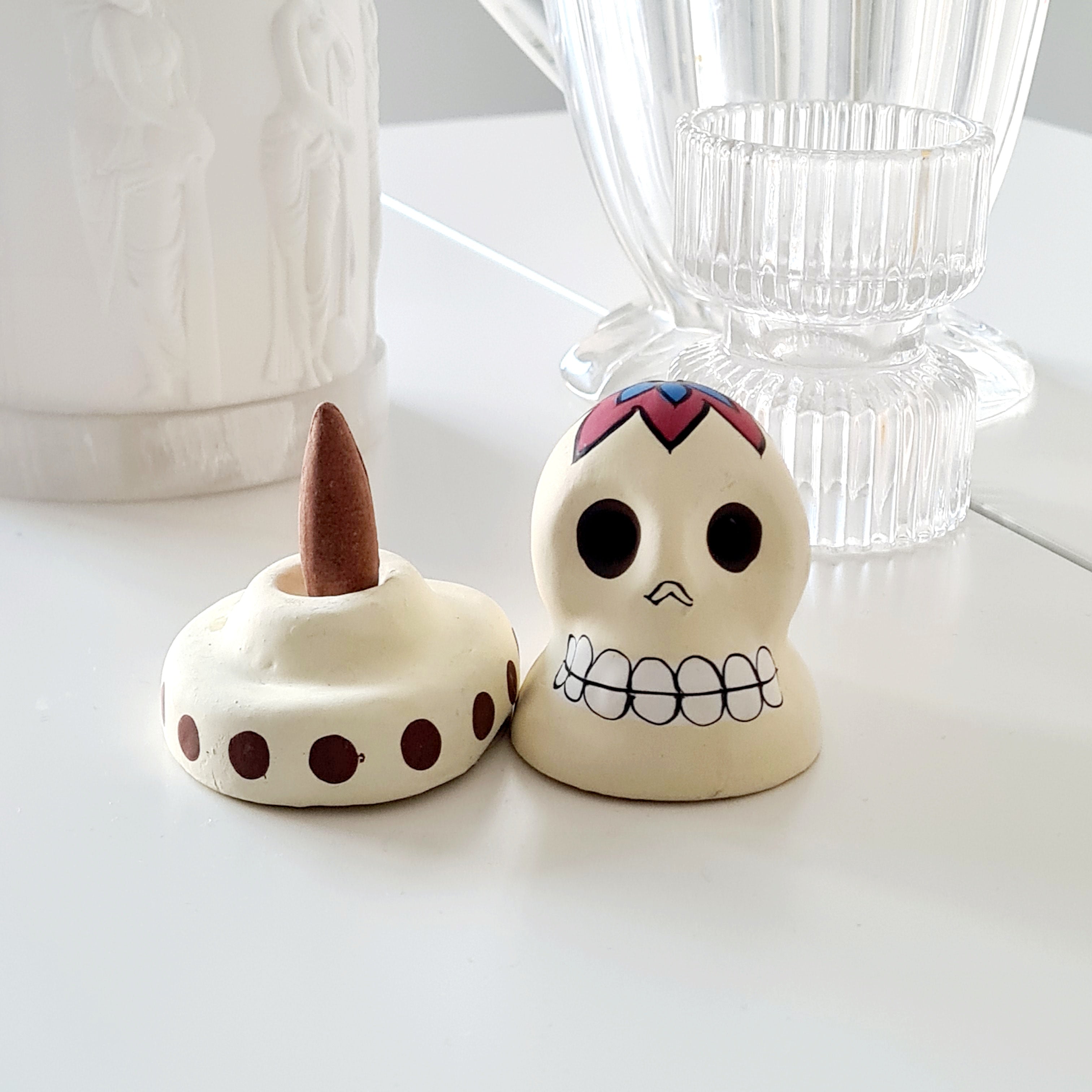Terracotta Skull Incense Cone Burner – White Floral Design (3cm x 7cm)
