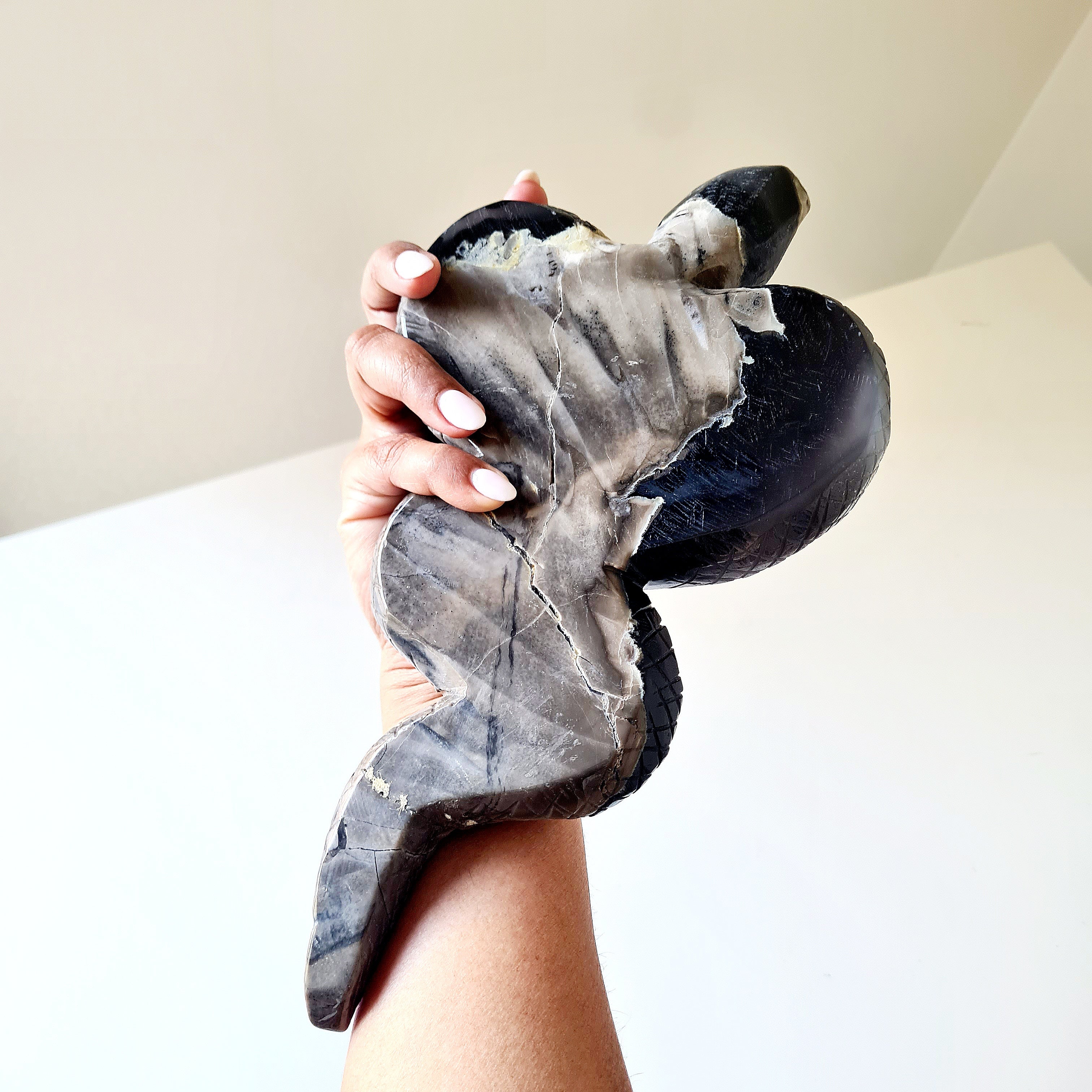 Volcano Agate Snake Carving | UV Reactive | 1.1 kg | 26 cm