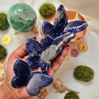 Blue Sodalite Crystal Meaning & Properties