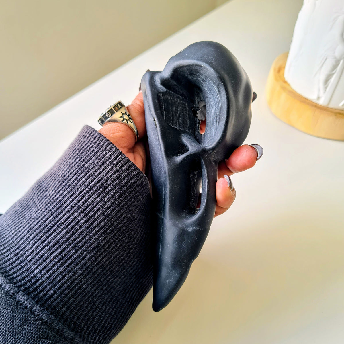 Obsidian Raven Skull | Appx 13.5 cm