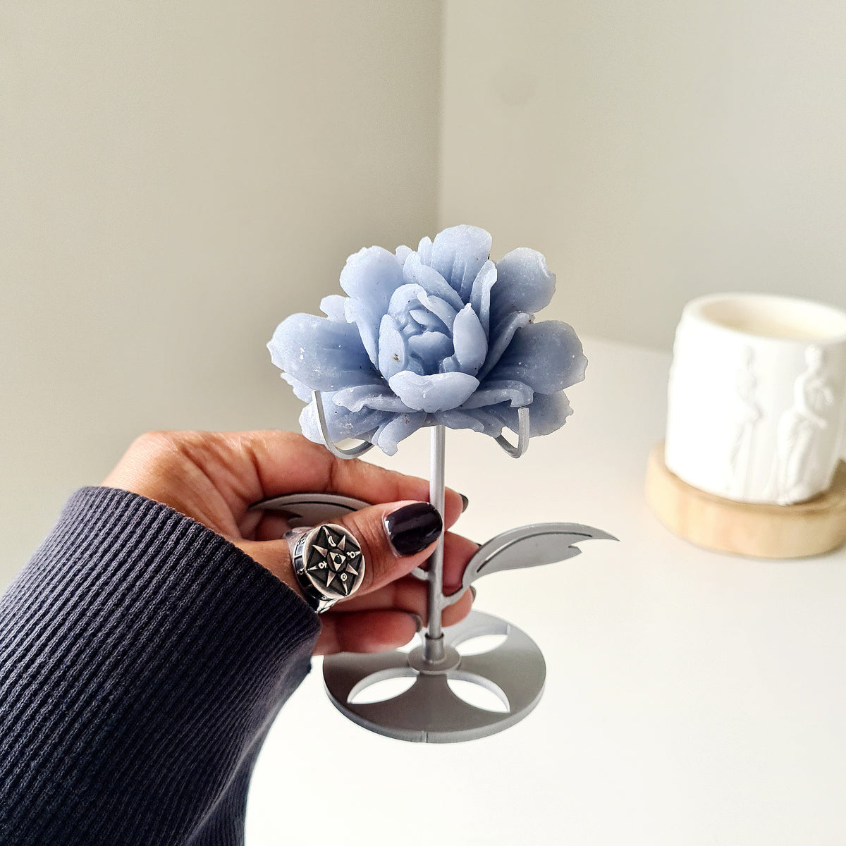 Angelite Flower On Stand | 6.5 cm flower