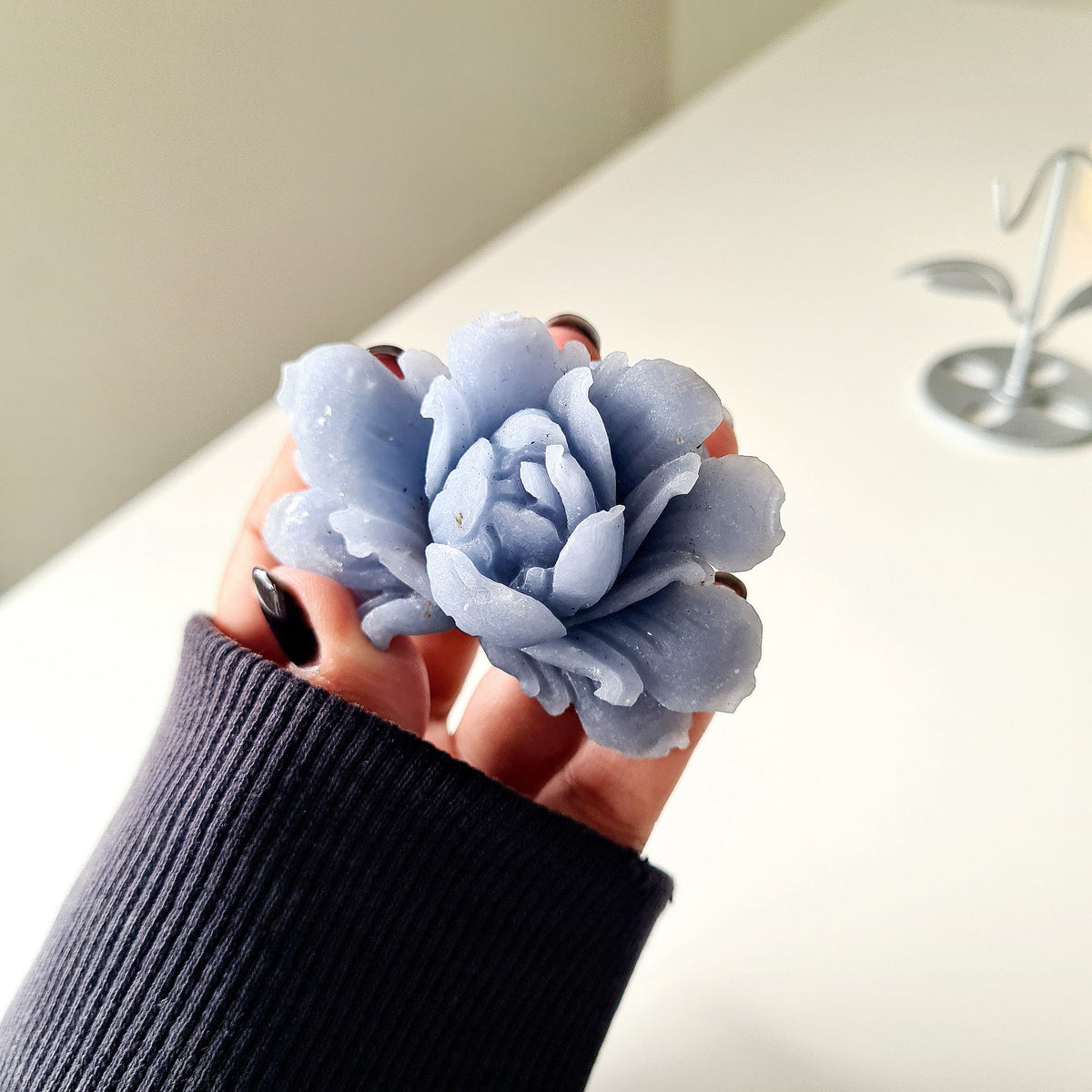 Angelite Flower On Stand | 6.5 cm flower