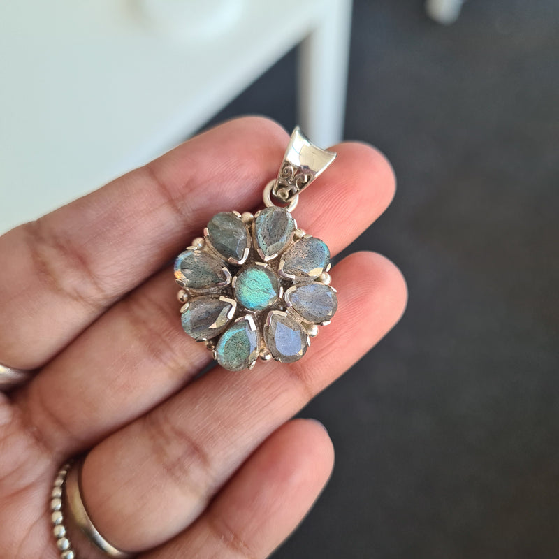 Labradorite Silver Pendant
