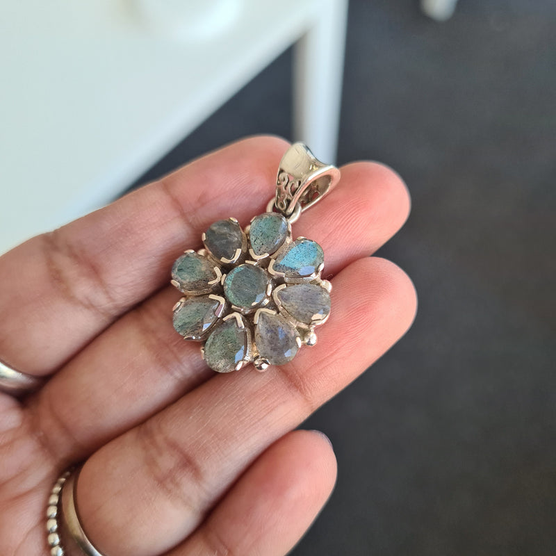 Labradorite Silver Pendant