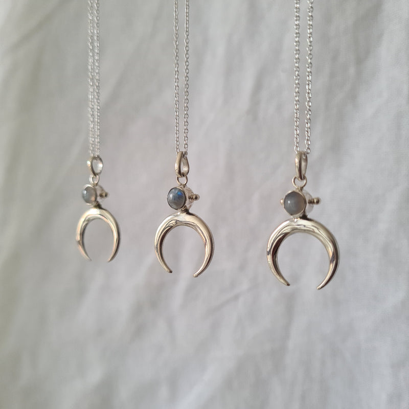 SELENE Necklace with Moonstone 🌙