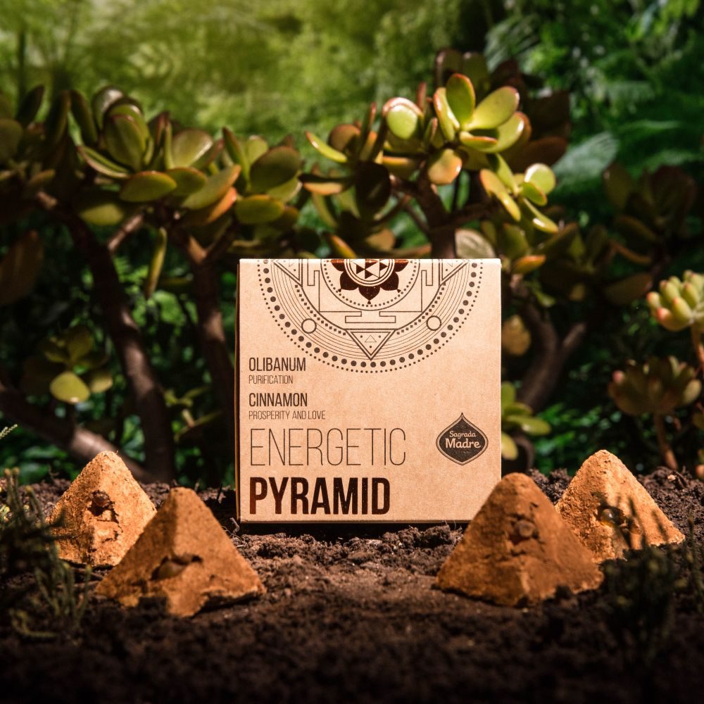 Frankincense and Cinnamon 4pcs Energetic Pyramids