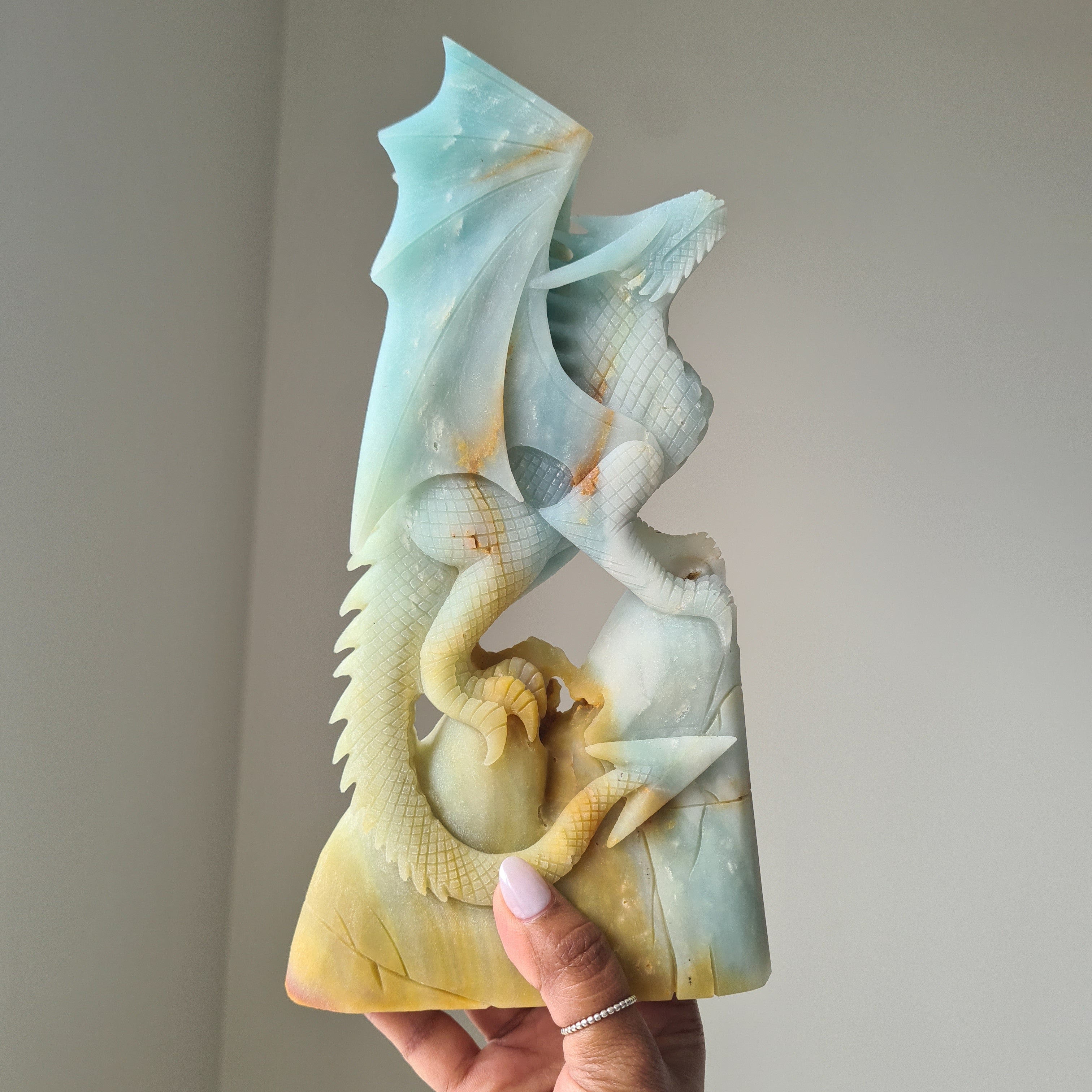 Carribean Calcite Large Dragon | 24 cm tall | 1.25 kg | Handcarved