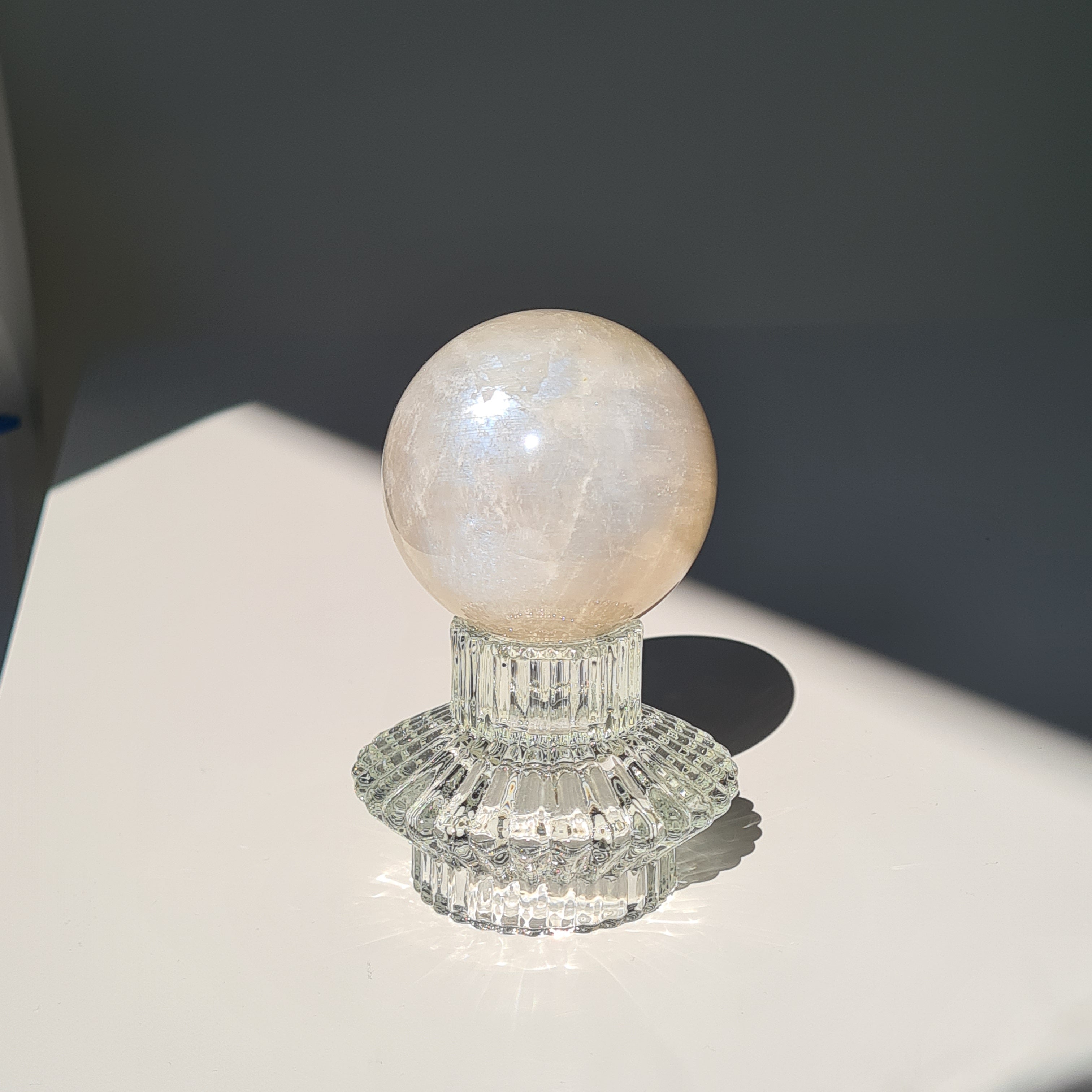 Moonstone 🌙 Sphere with stand | H | 390 g | 6.5 cm