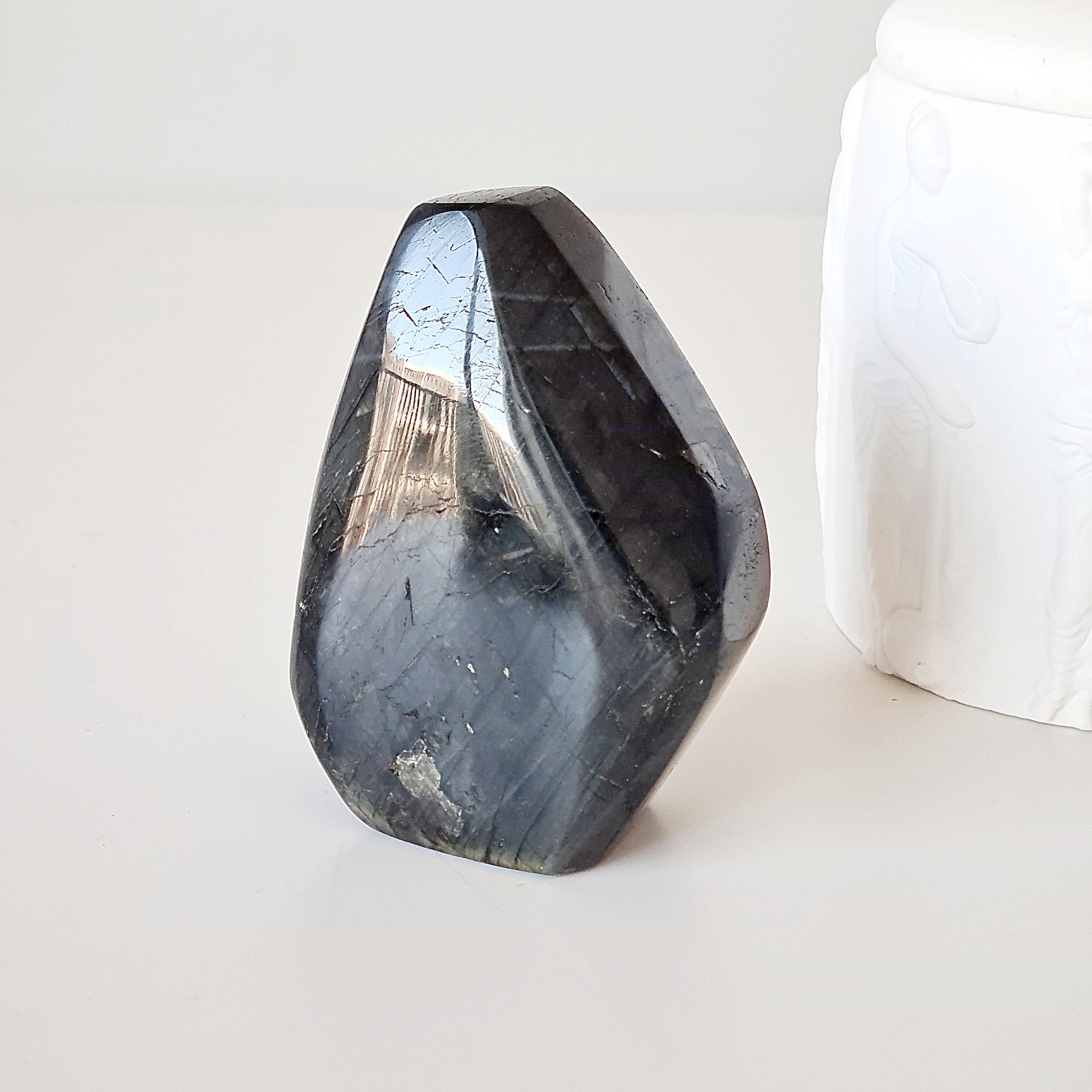 Labradorite | F | 300 g | Spinny Bottom