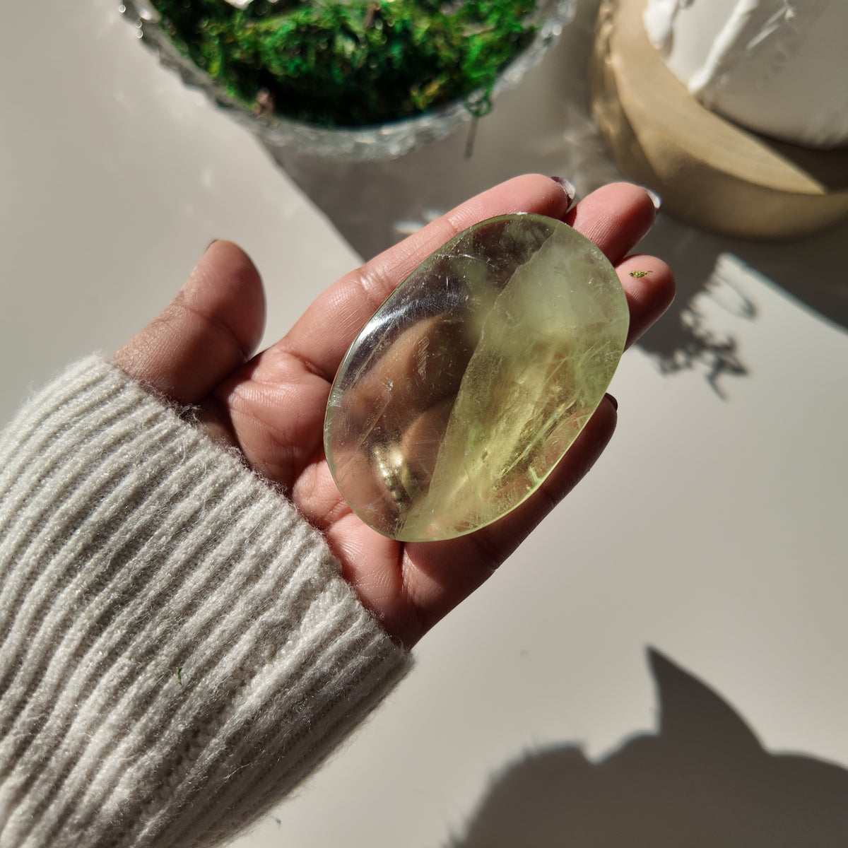 Green Fluorite Pocket Stone | O | 5.9 cm | Focus & Zen