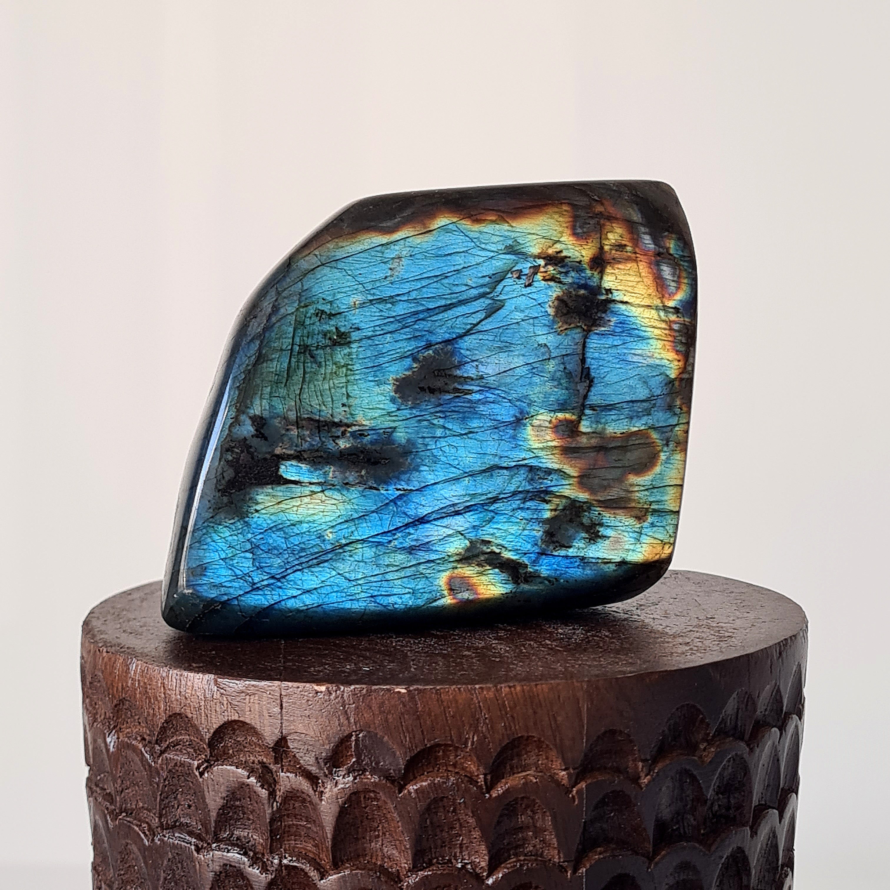 Labradorite | Moody E