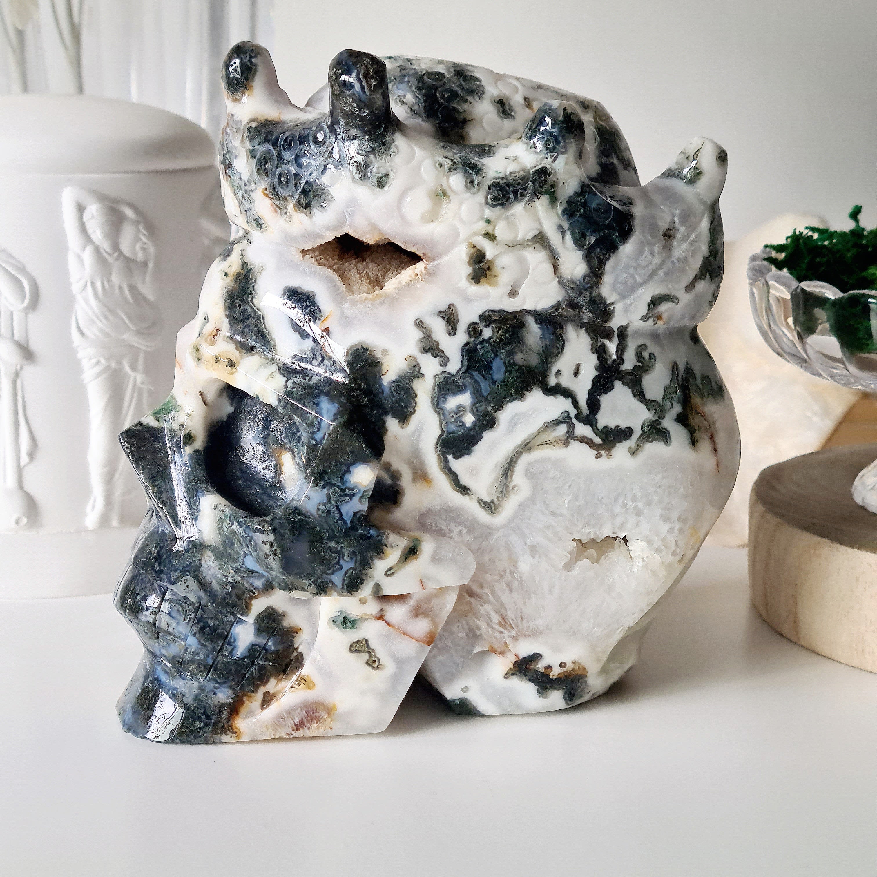 The last King | Moss Agate Skull Carving | 2.4 kg