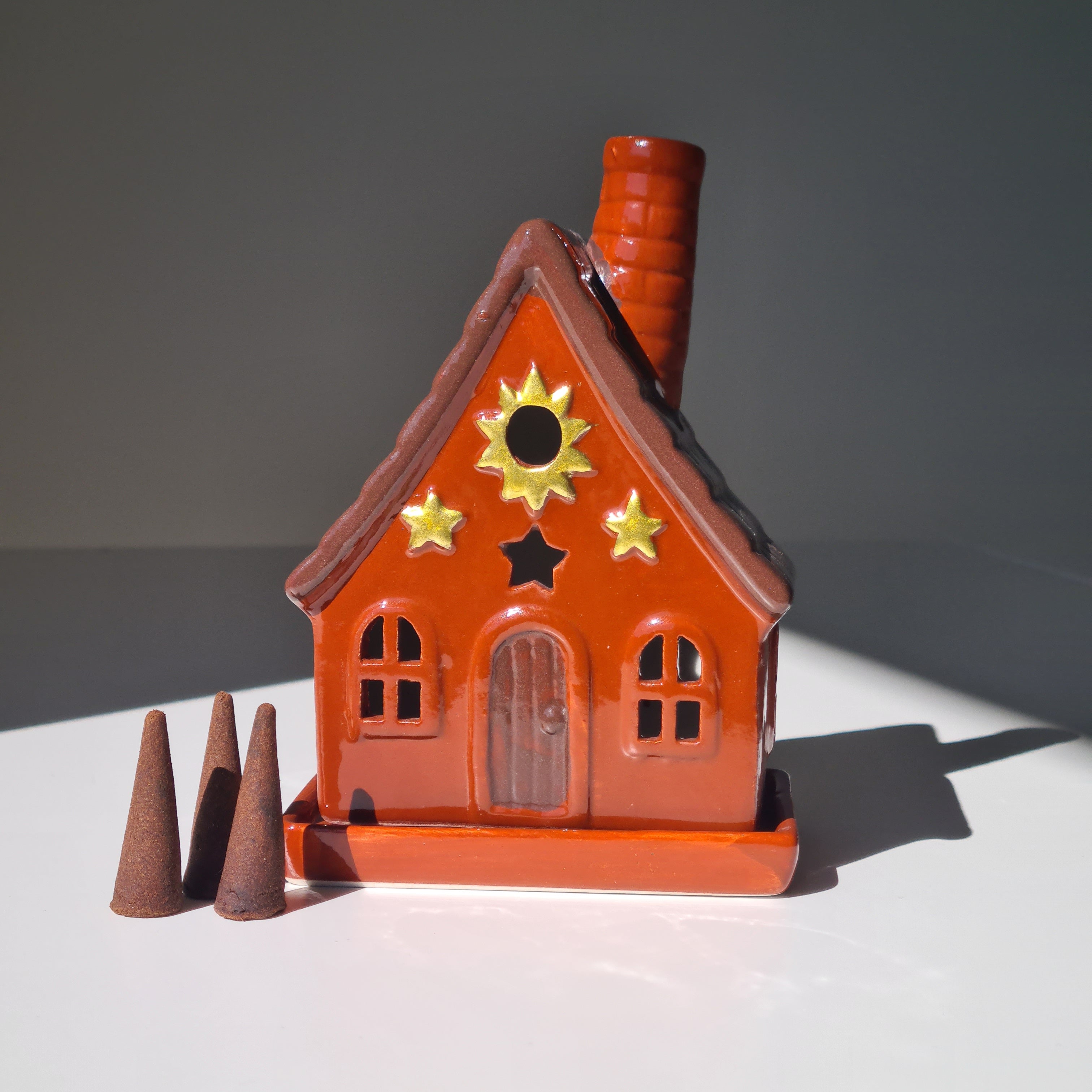 Hearth Cottage Incense Burner + 10 Frankincense Incense Cones