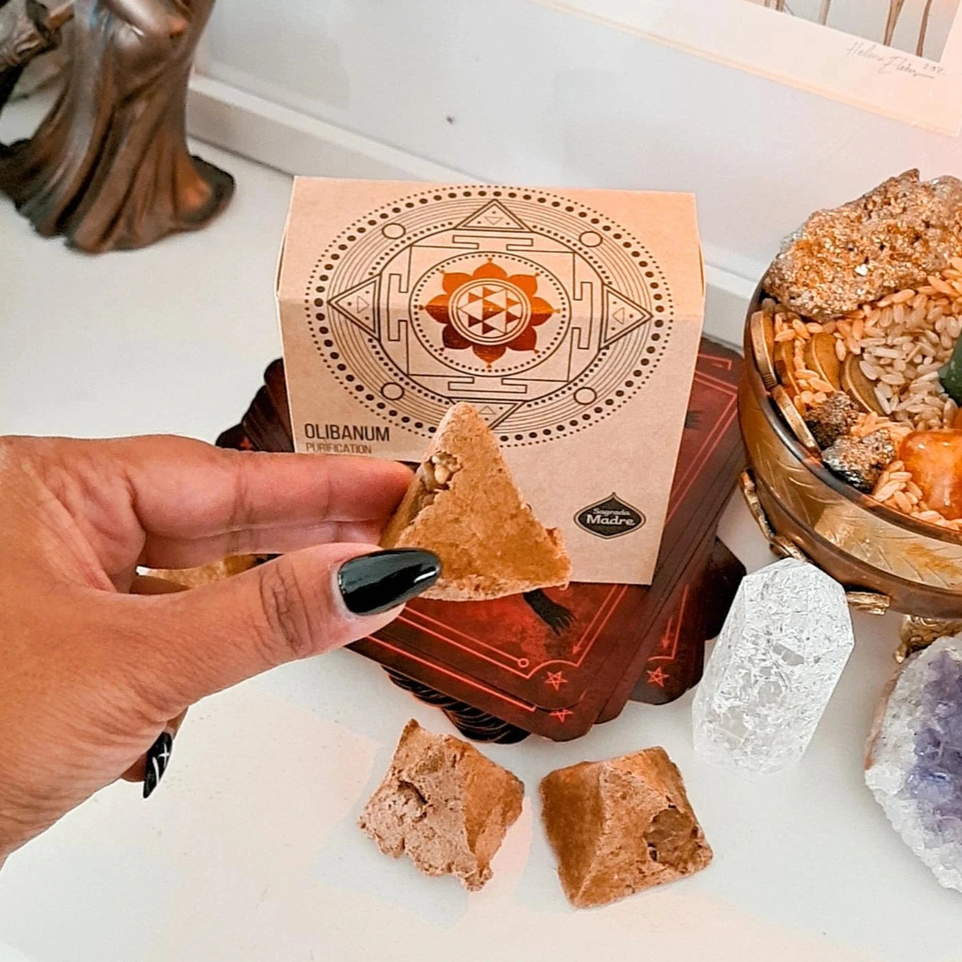 Energetic Pyramids - Frankincense and Cinnamon incense bomb 4pcs