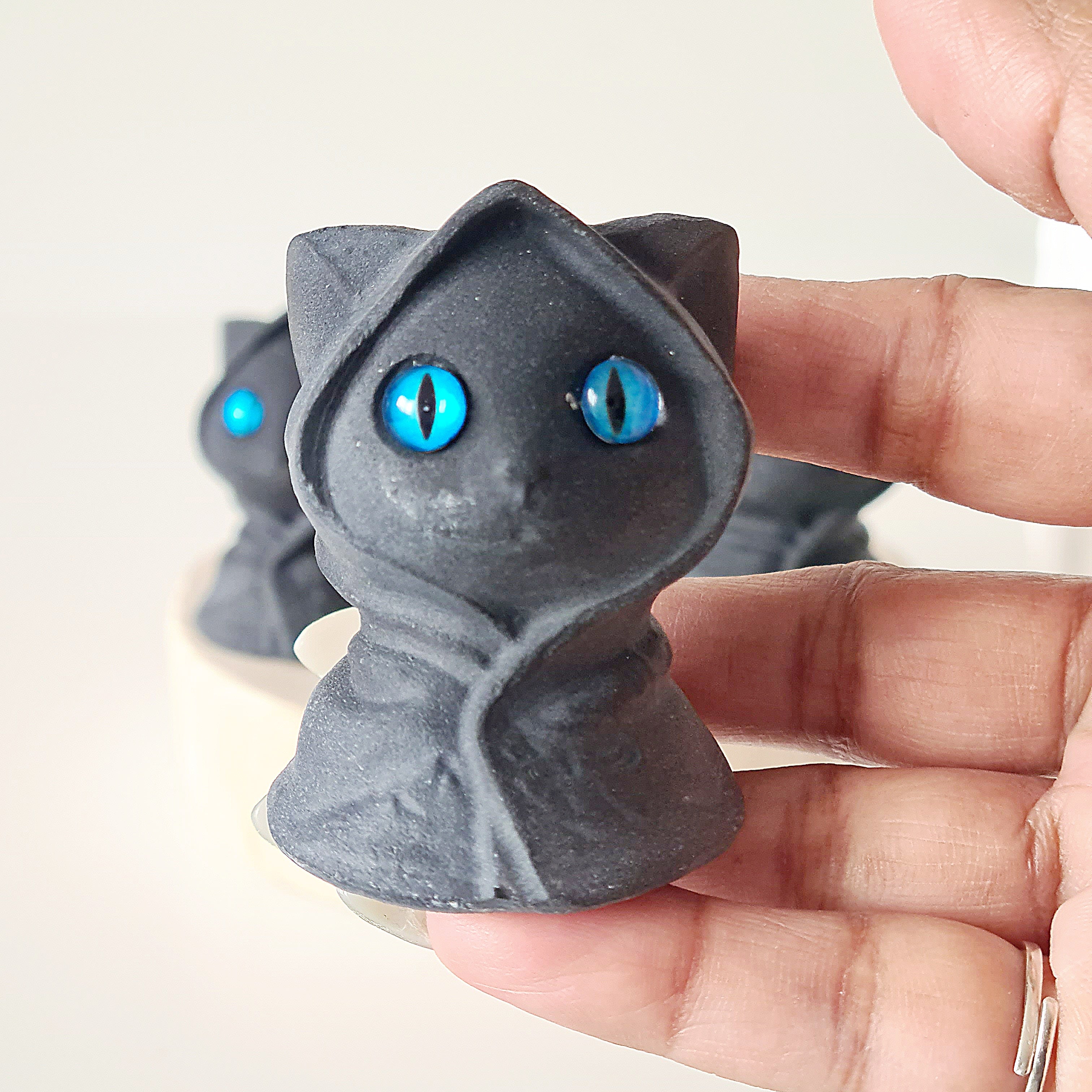Black Obsidian Frosty Cat Carving | 1 Piece | Blue Eye