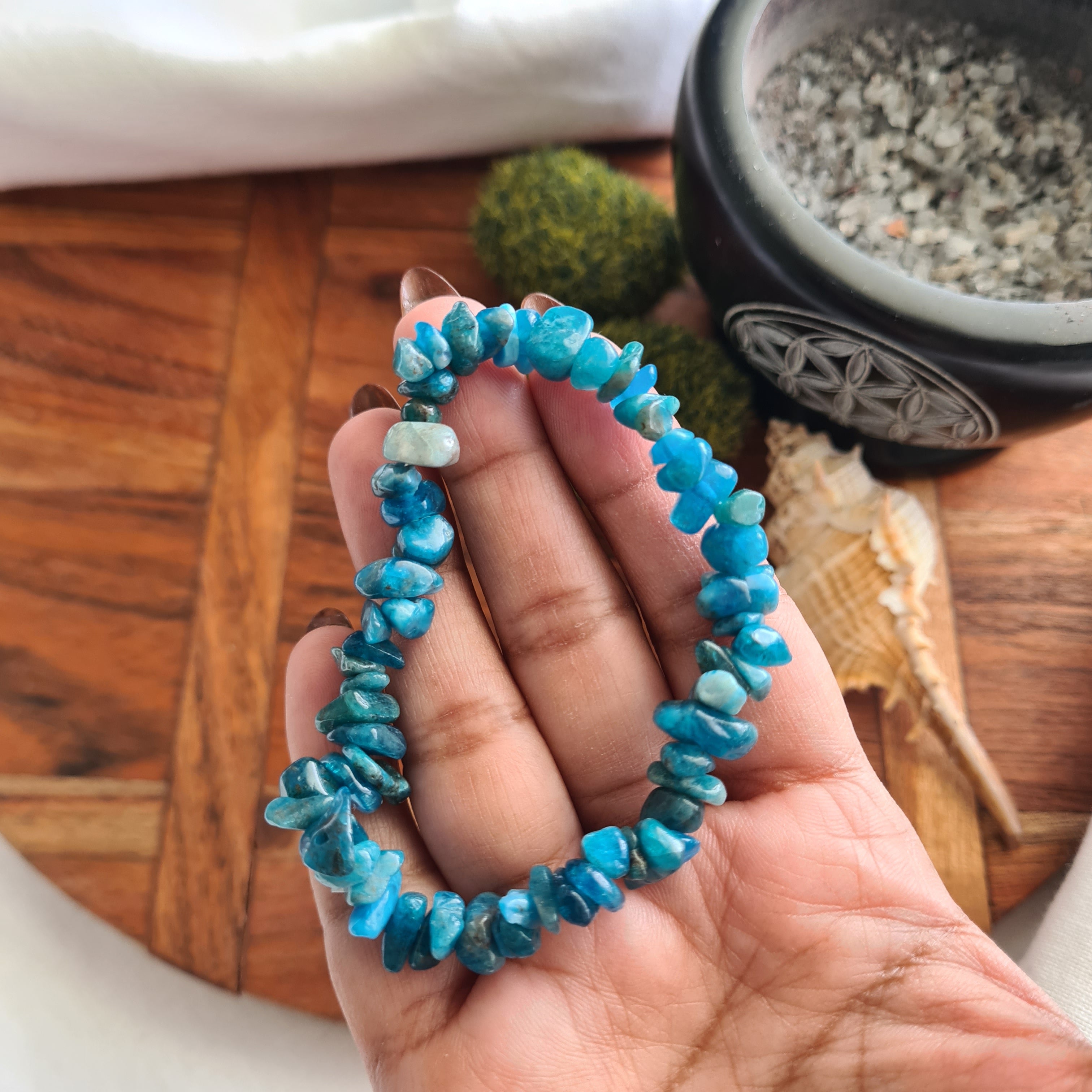 Blue Apatite Crystal Chips Bracelet | 1 Piece