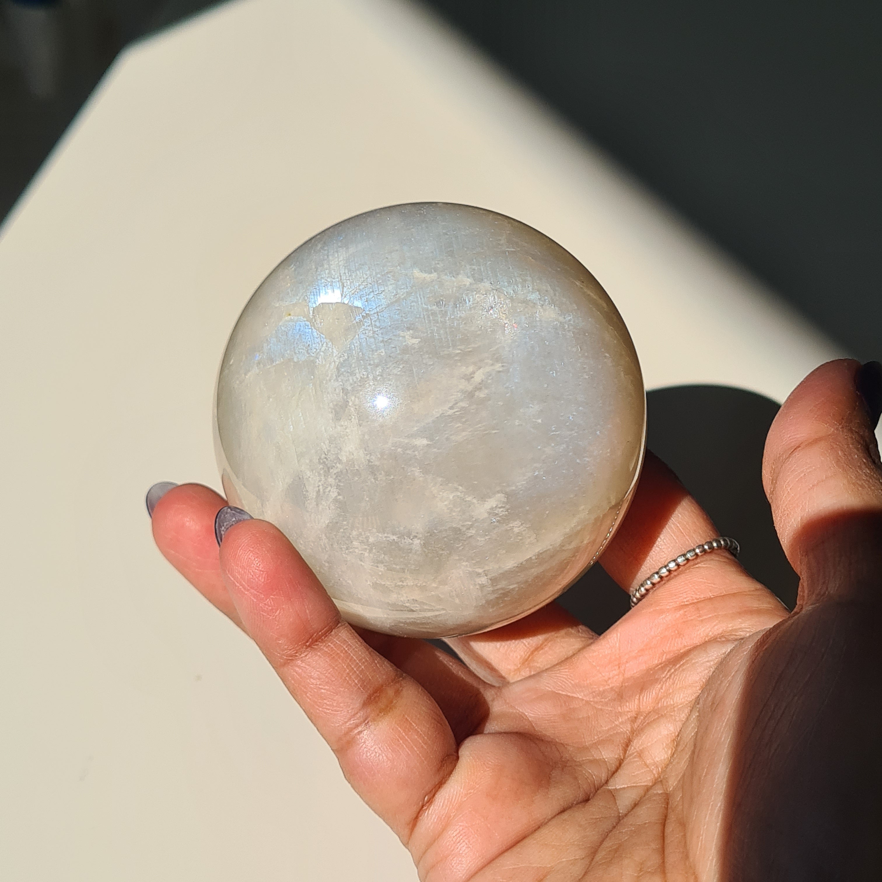 Moonstone 🌙 Sphere with stand | H | 390 g | 6.5 cm