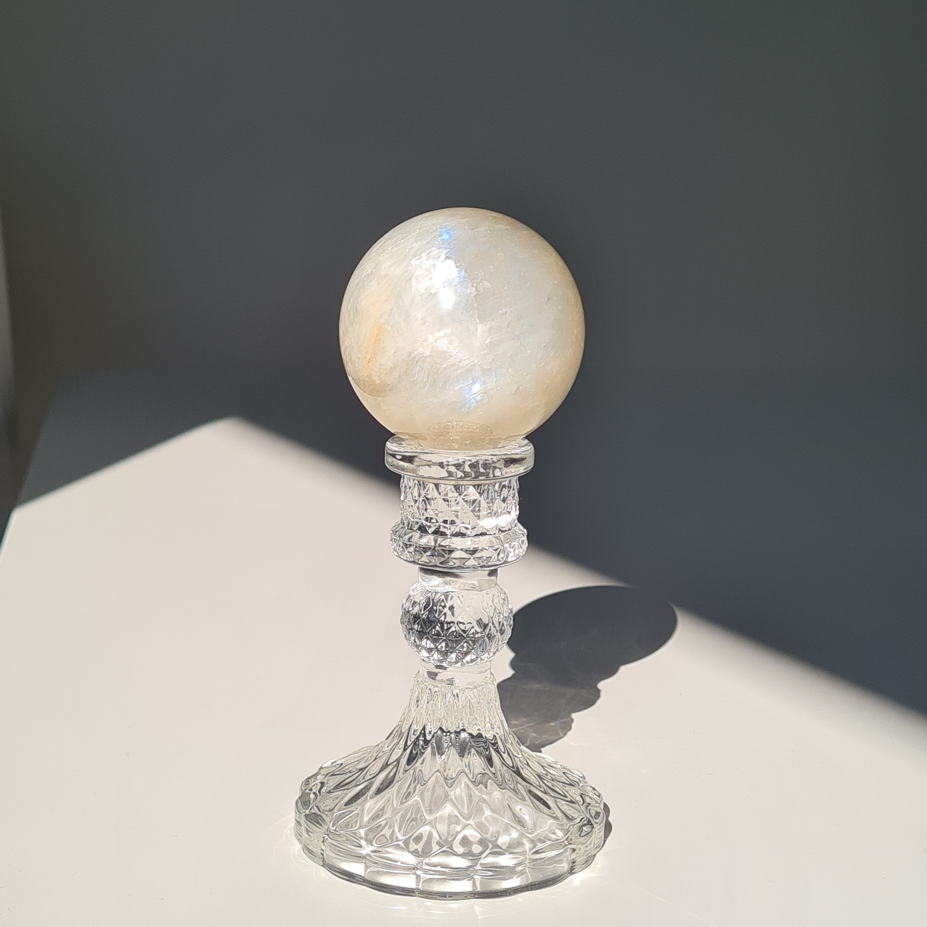 Moonstone 🌙 Sphere with stand | F | 270 g | 5.8 cm