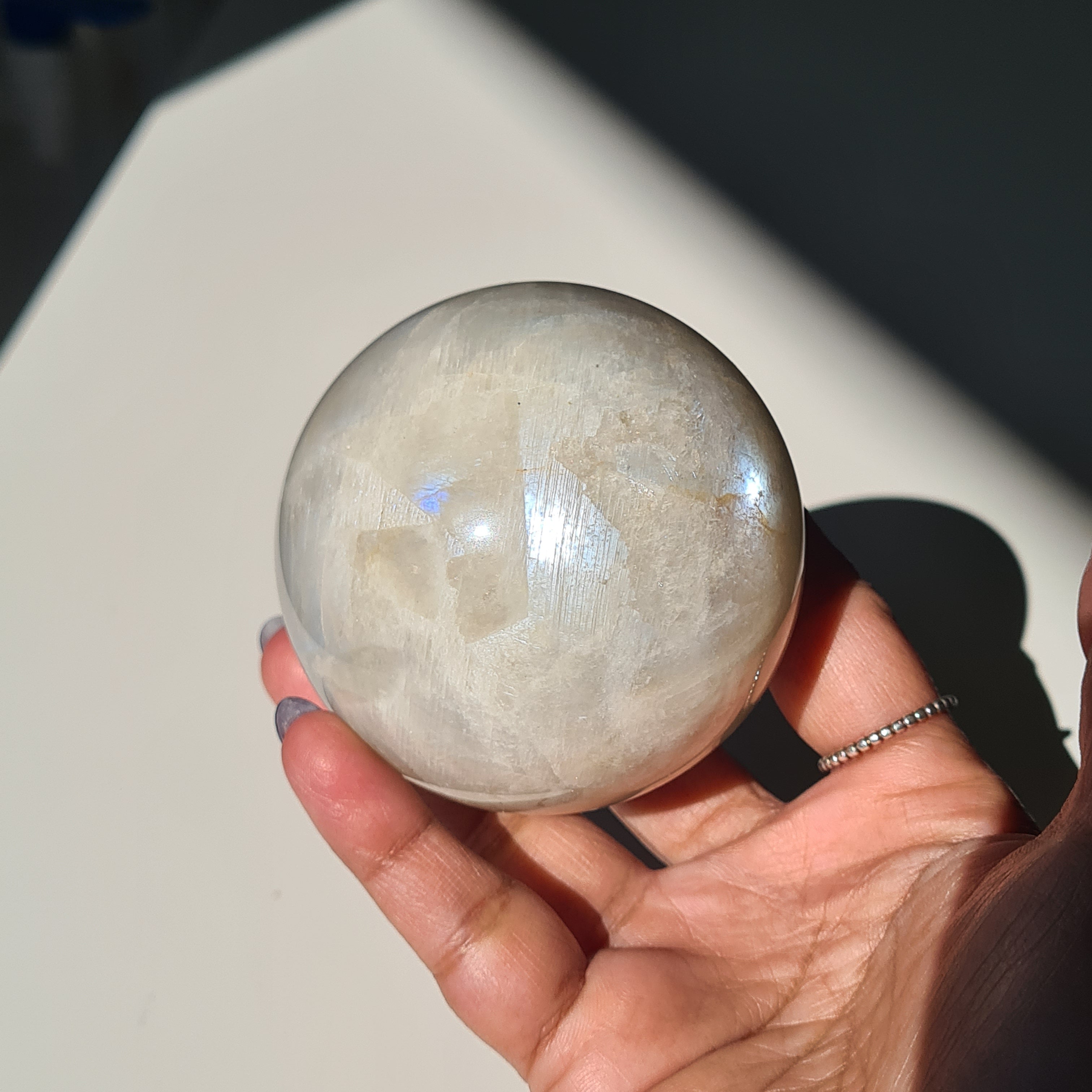 Moonstone 🌙 Sphere with stand | H | 390 g | 6.5 cm