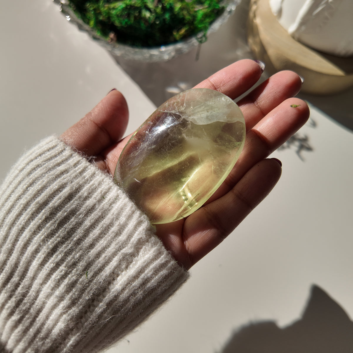 Green Fluorite Pocket Stone | O | 5.9 cm | Focus & Zen