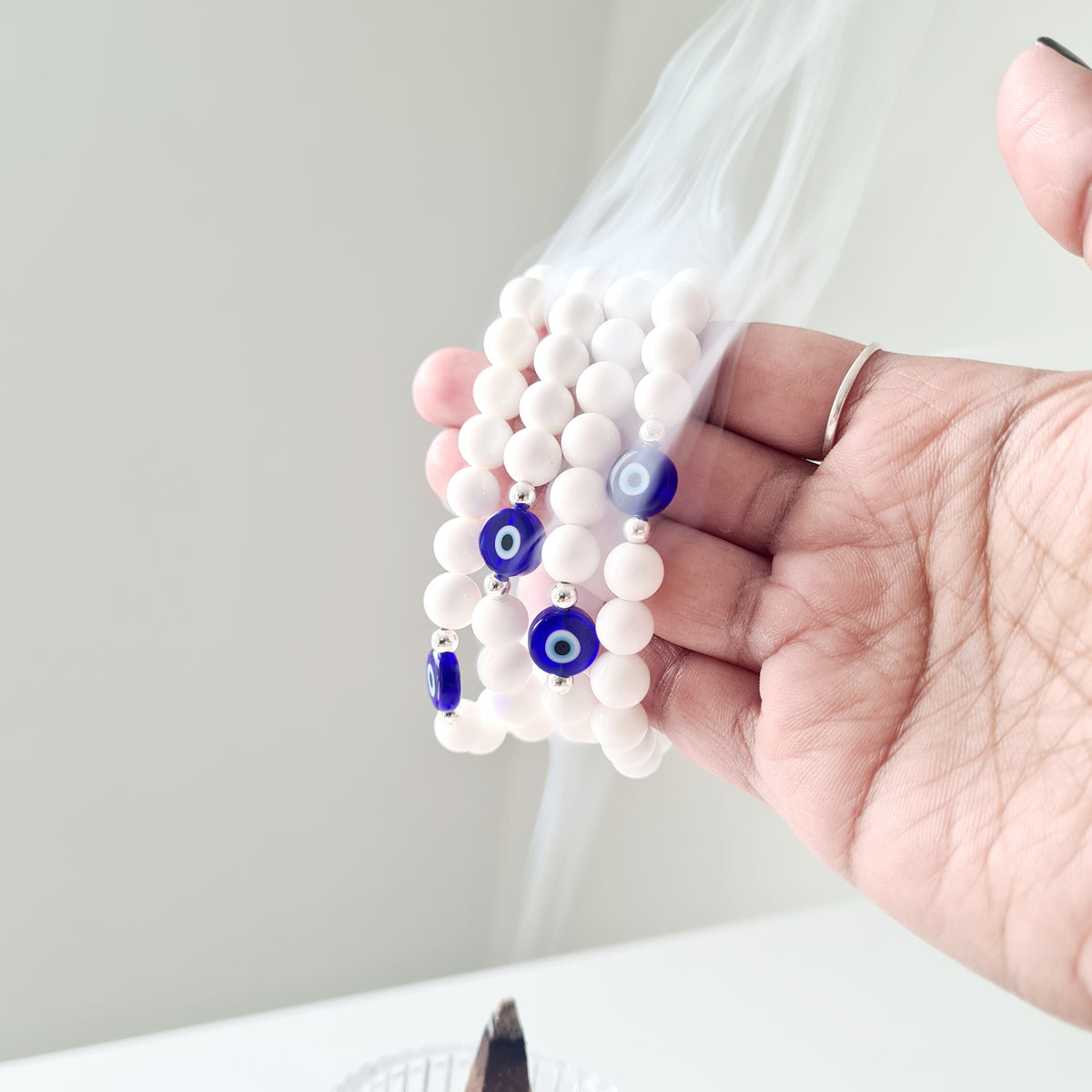Evil Eye Protection Bracelet 🧿 | Mother Of Pearl & Evil Eye Bead