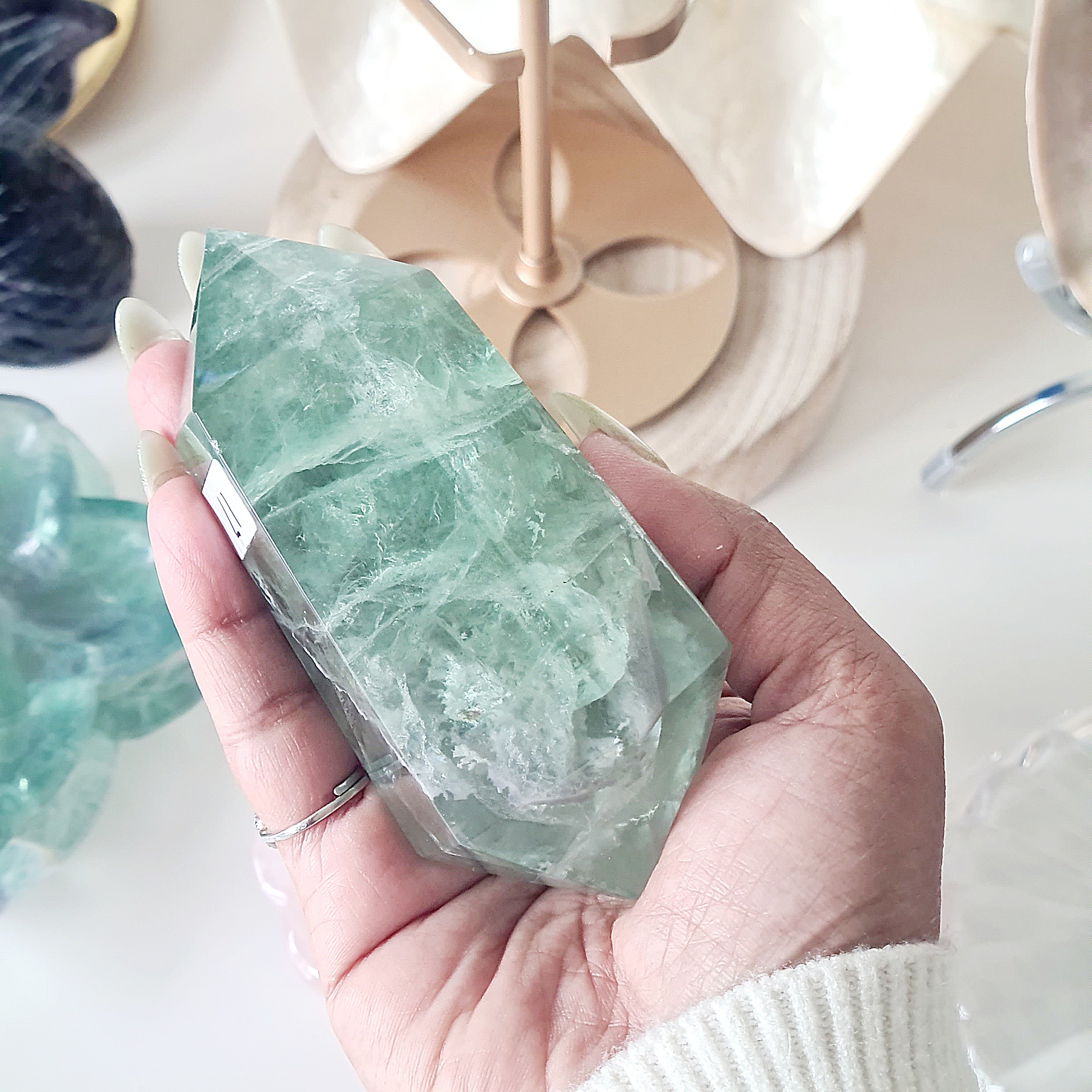 Fluorite DT with stand | C | 318 g | 9.8 cm