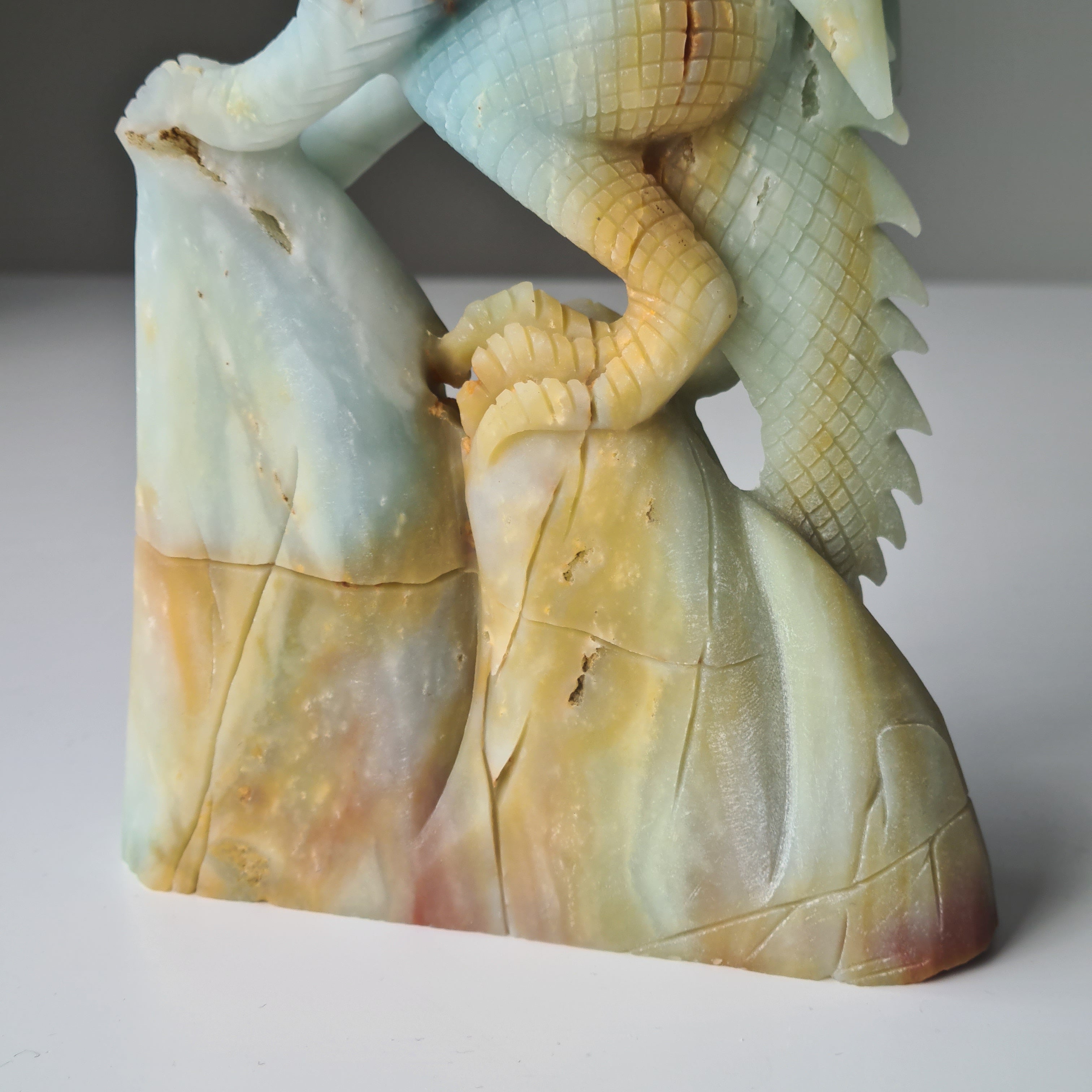 Carribean Calcite Large Dragon | 24 cm tall | 1.25 kg | Handcarved