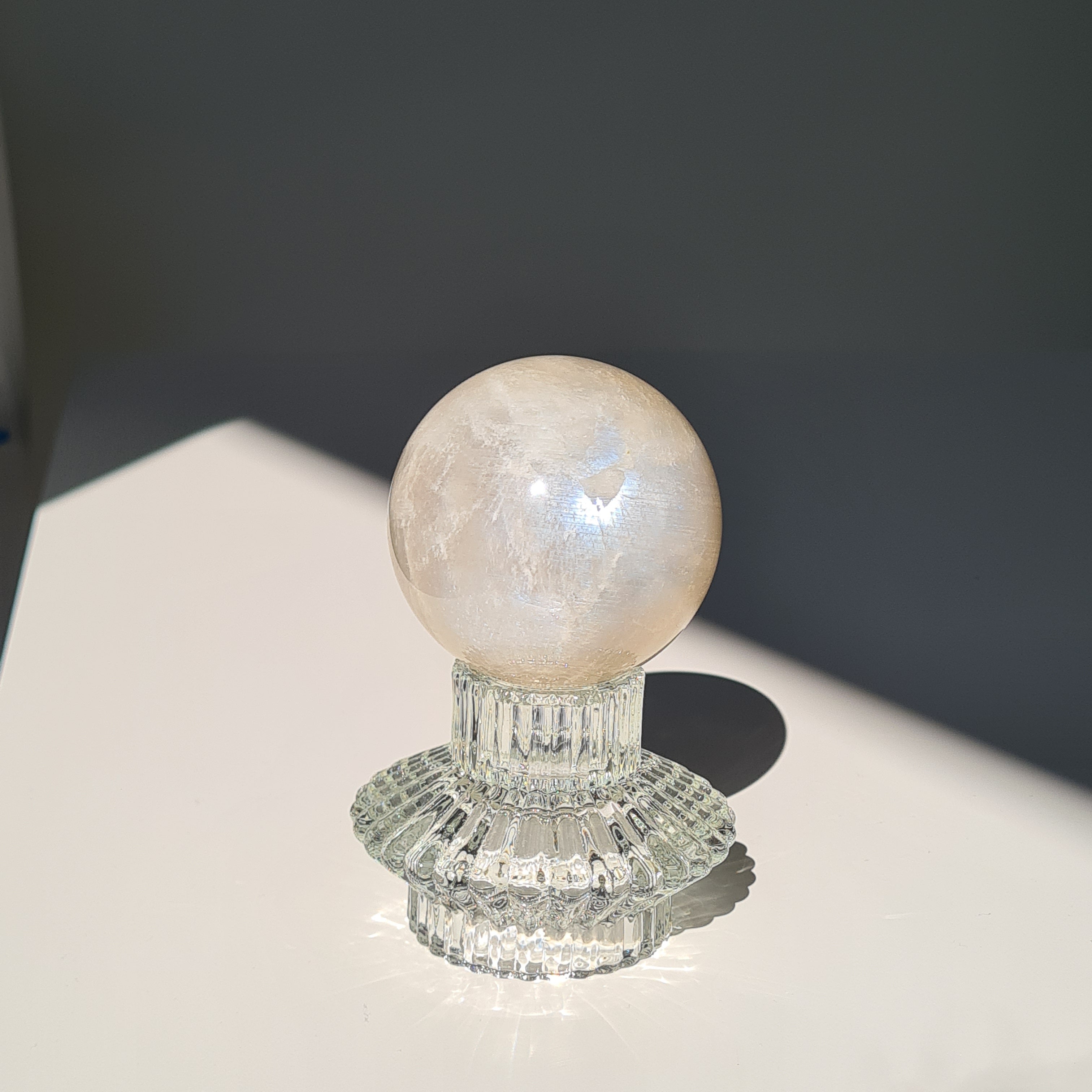 Moonstone 🌙 Sphere with stand | H | 390 g | 6.5 cm