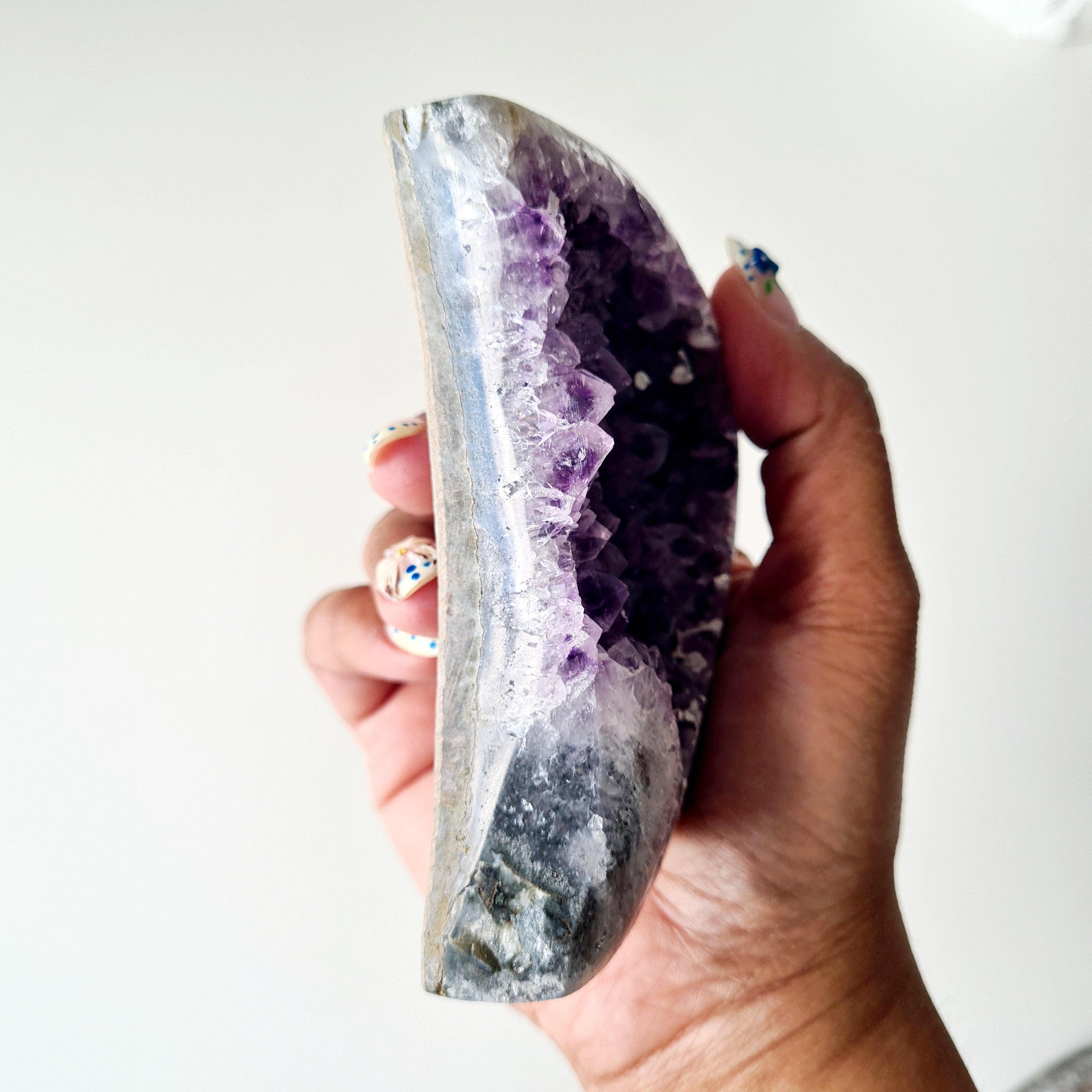 Amethyst Moon Carving 🌙 | 280 g | 9.5 cm