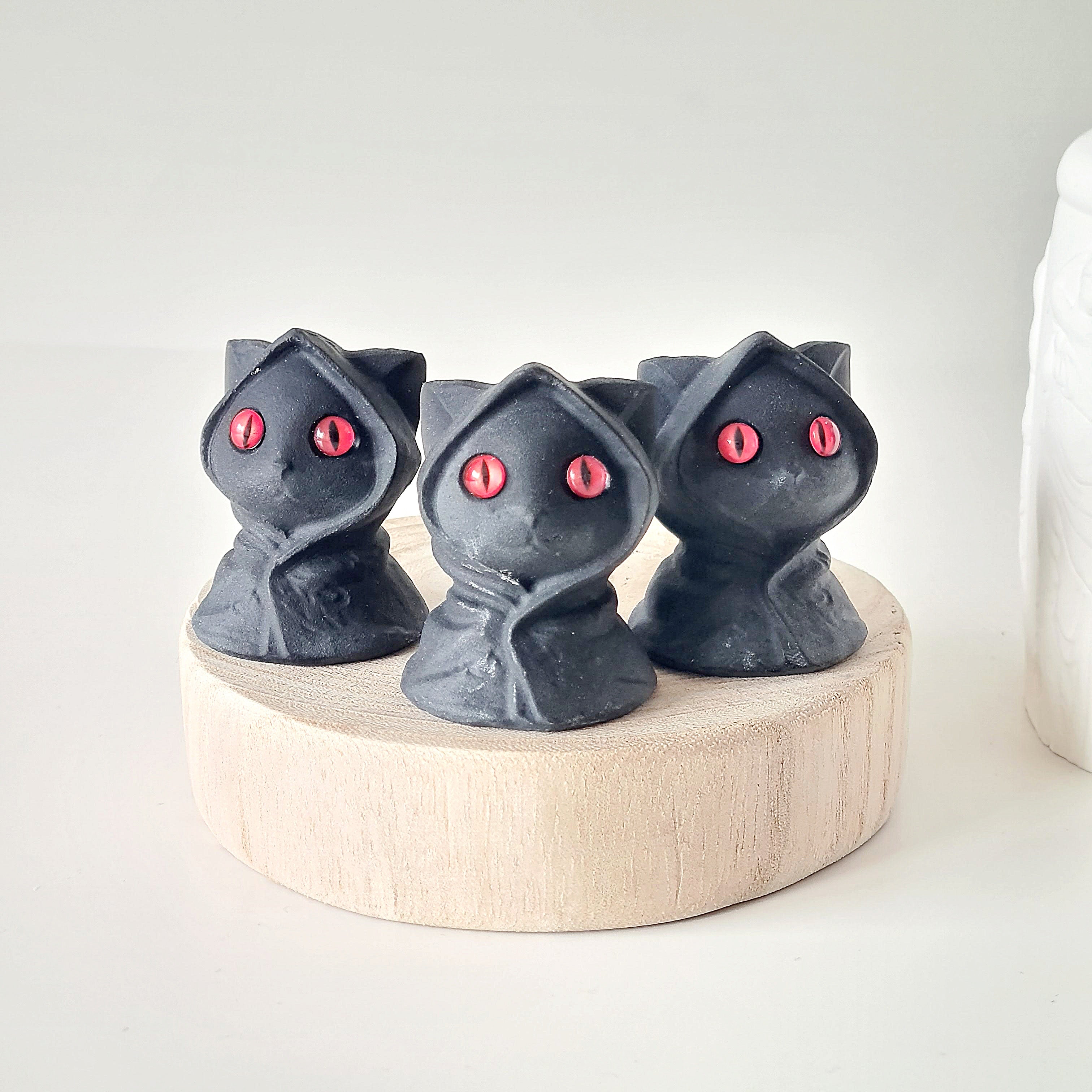 Black Obsidian Frosty Cat Carving | 1 Piece | Red Eye