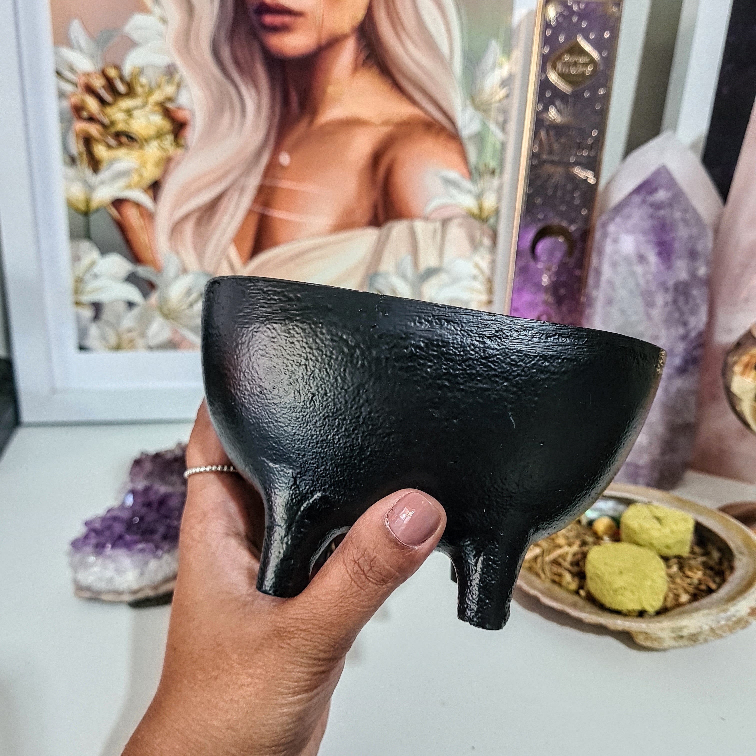 Ritual Oval Cauldron | Medium