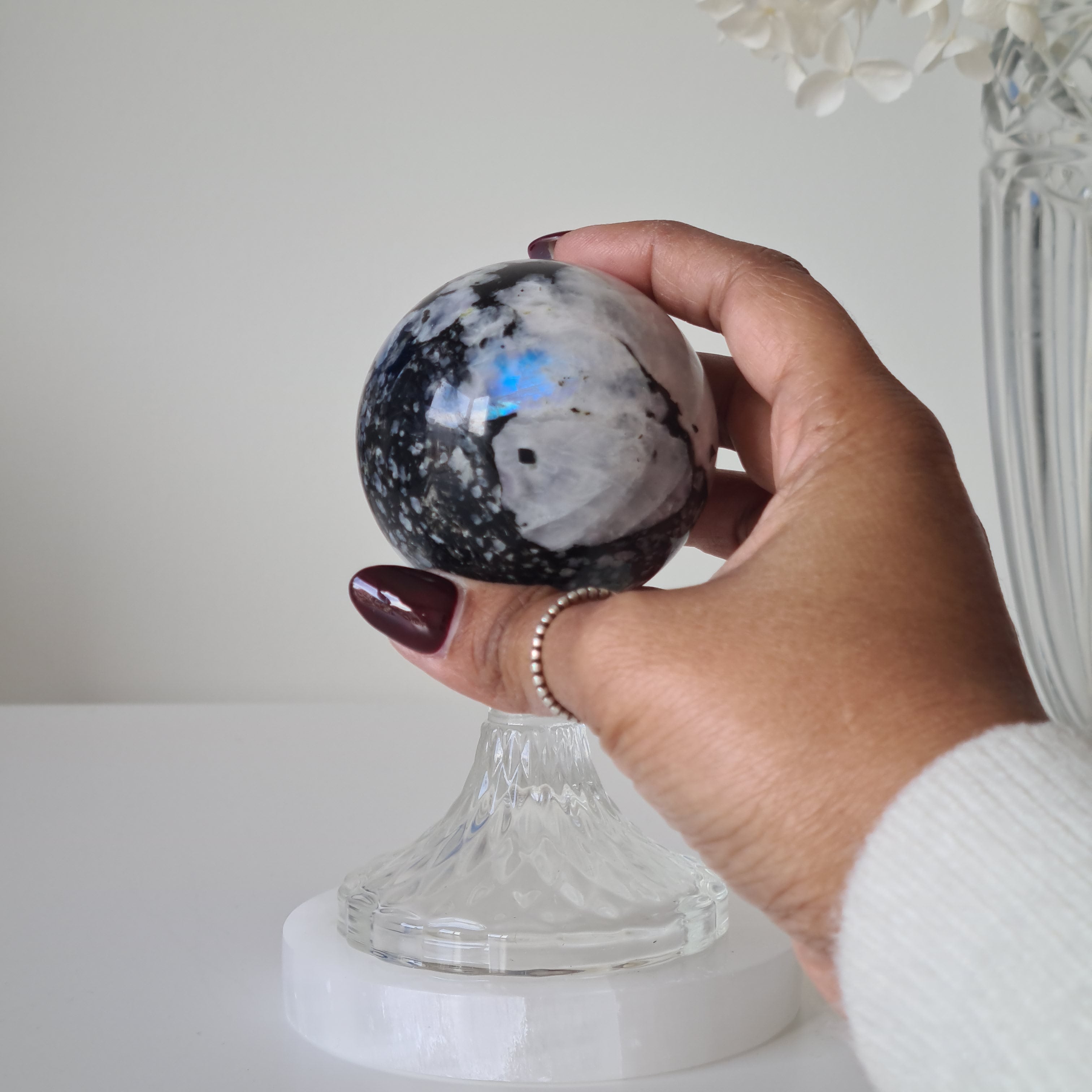 Moonstone 🌙 Sphere with stand | A | 270 g