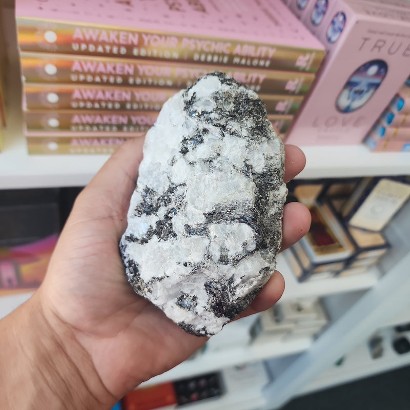 Moonstone Raw 590g (3)