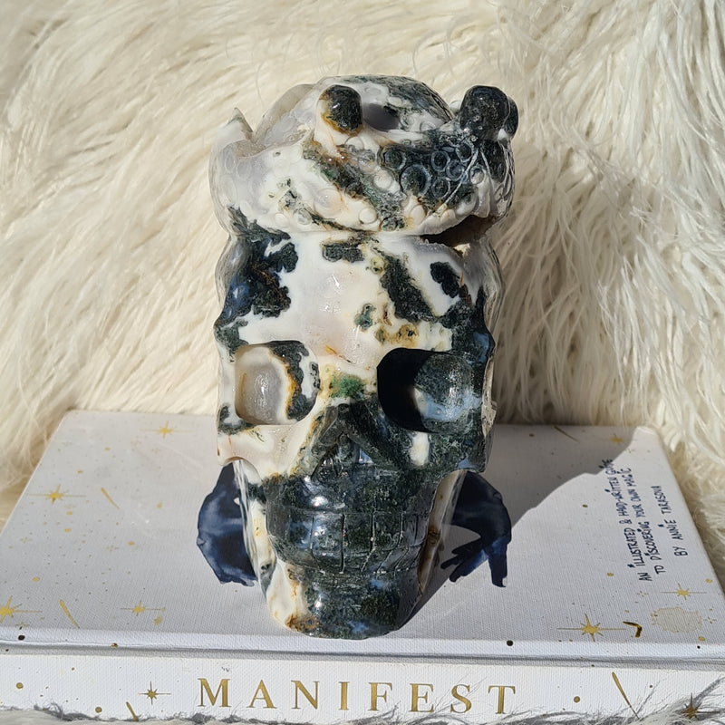 Moss Agate 'An Ancient King' Skull