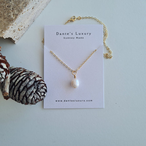 Pearl Droplet Necklace ~ Goldenwire 1pc